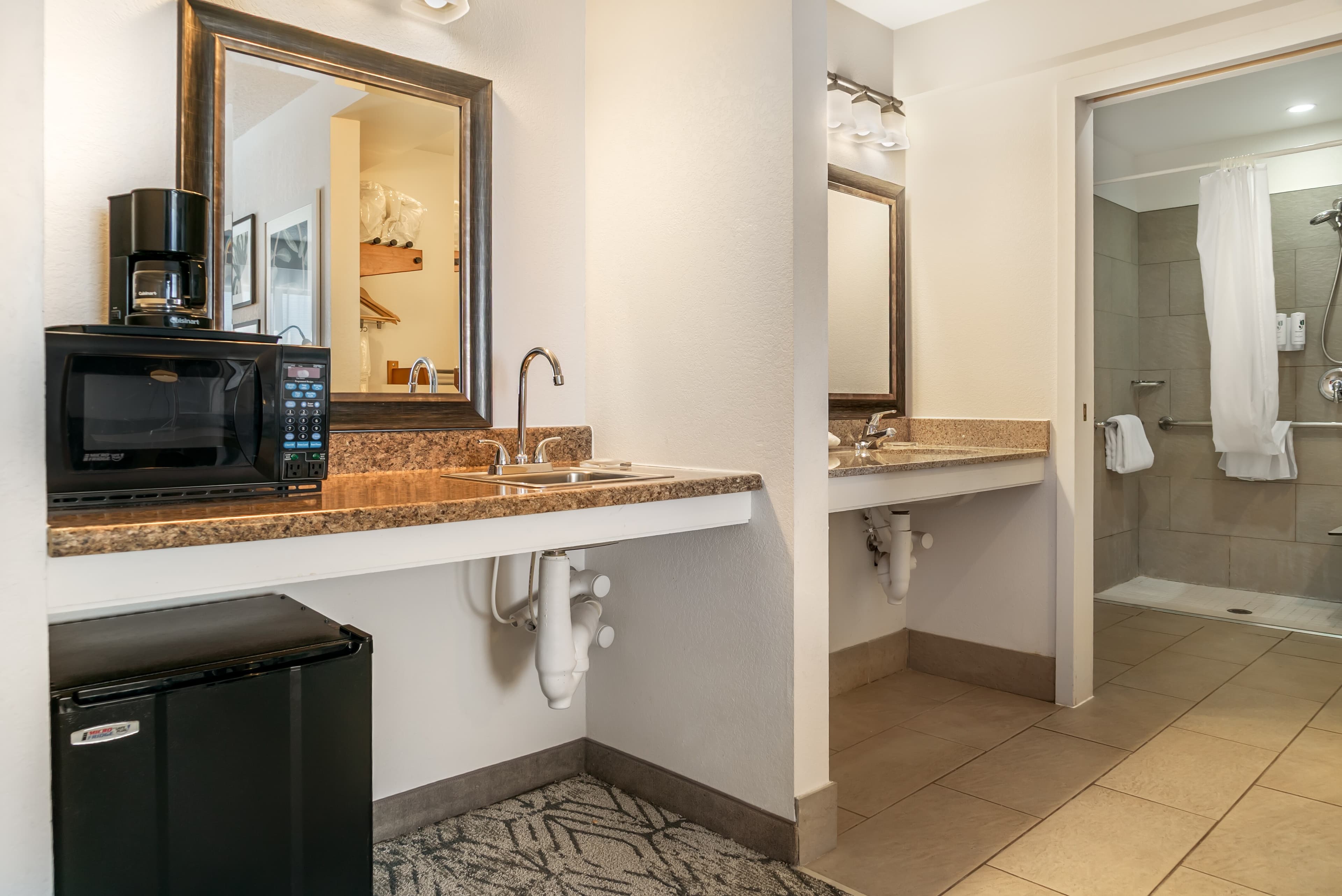 Country Inn & Suites by Radisson, Frederick, MD — 10