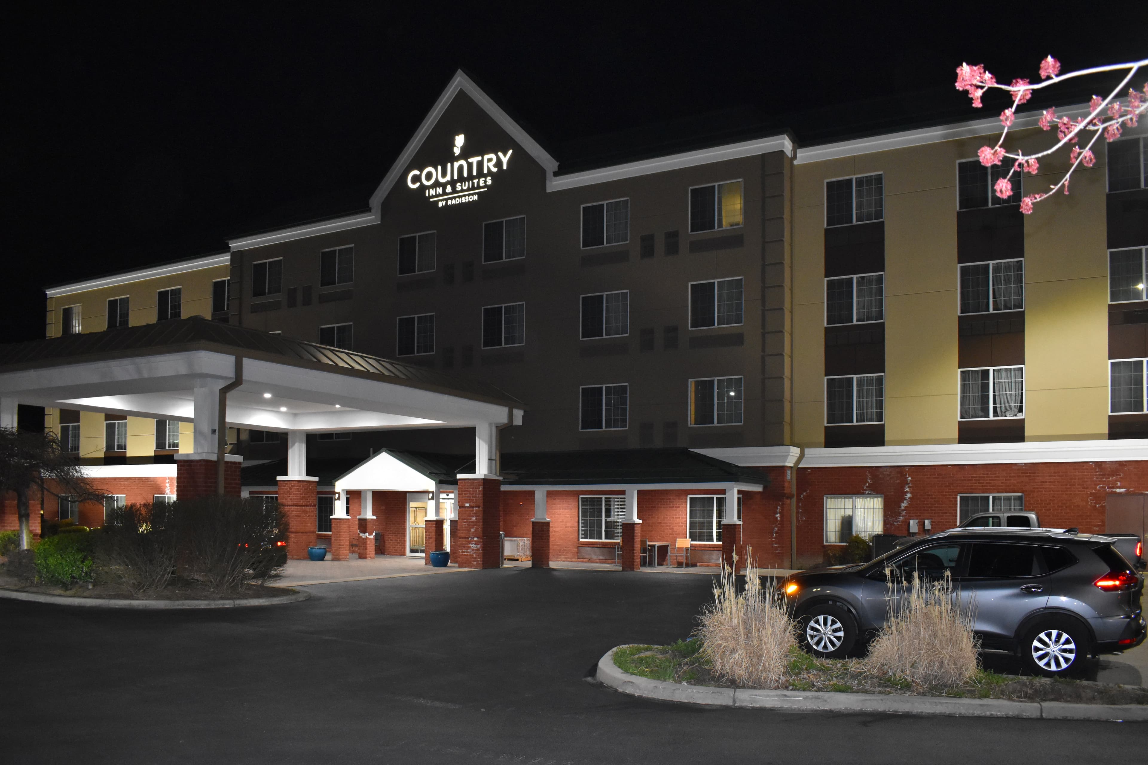 Country Inn & Suites by Radisson, Hagerstown, MD - Image 1