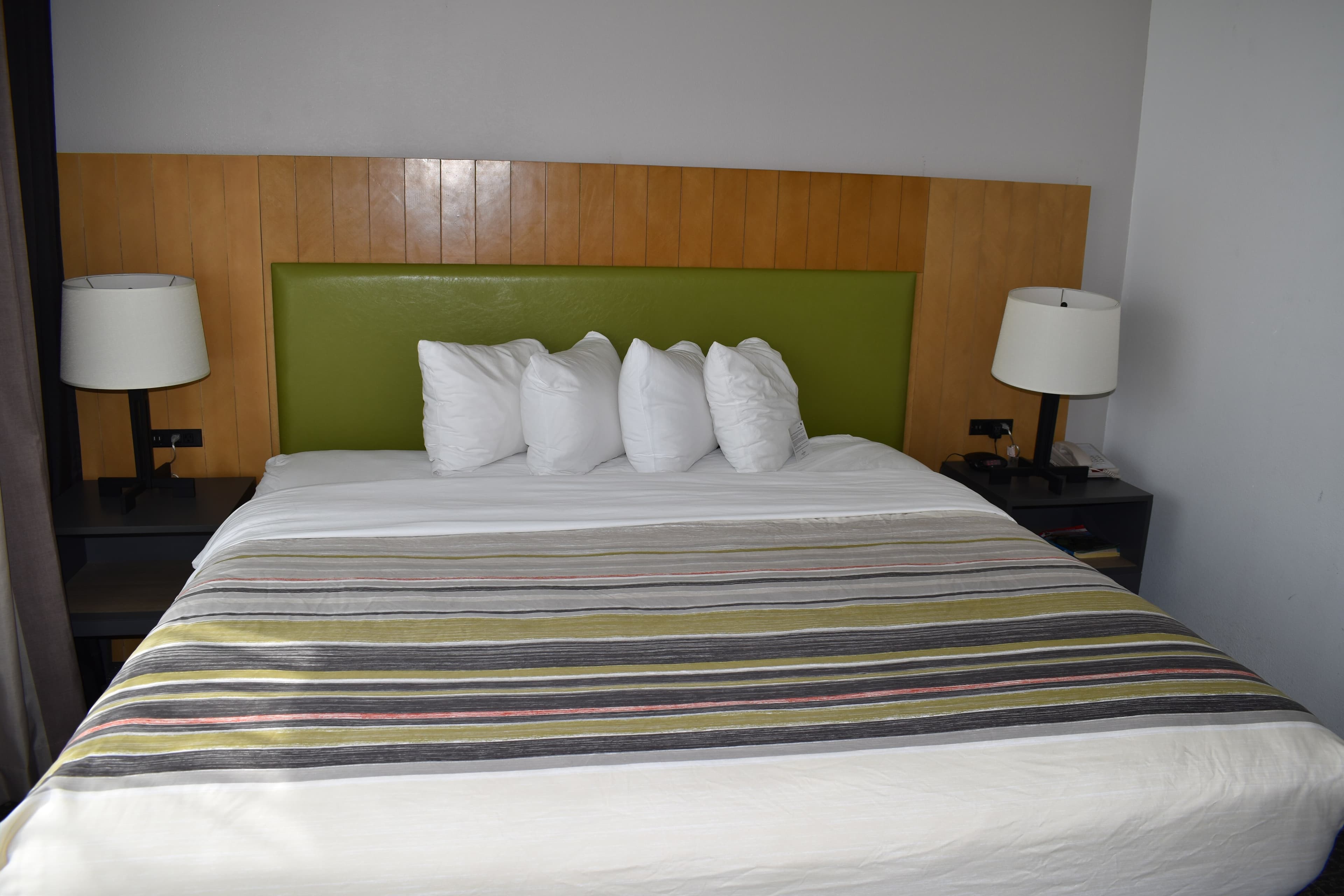 Country Inn & Suites by Radisson, Hagerstown, MD — 17