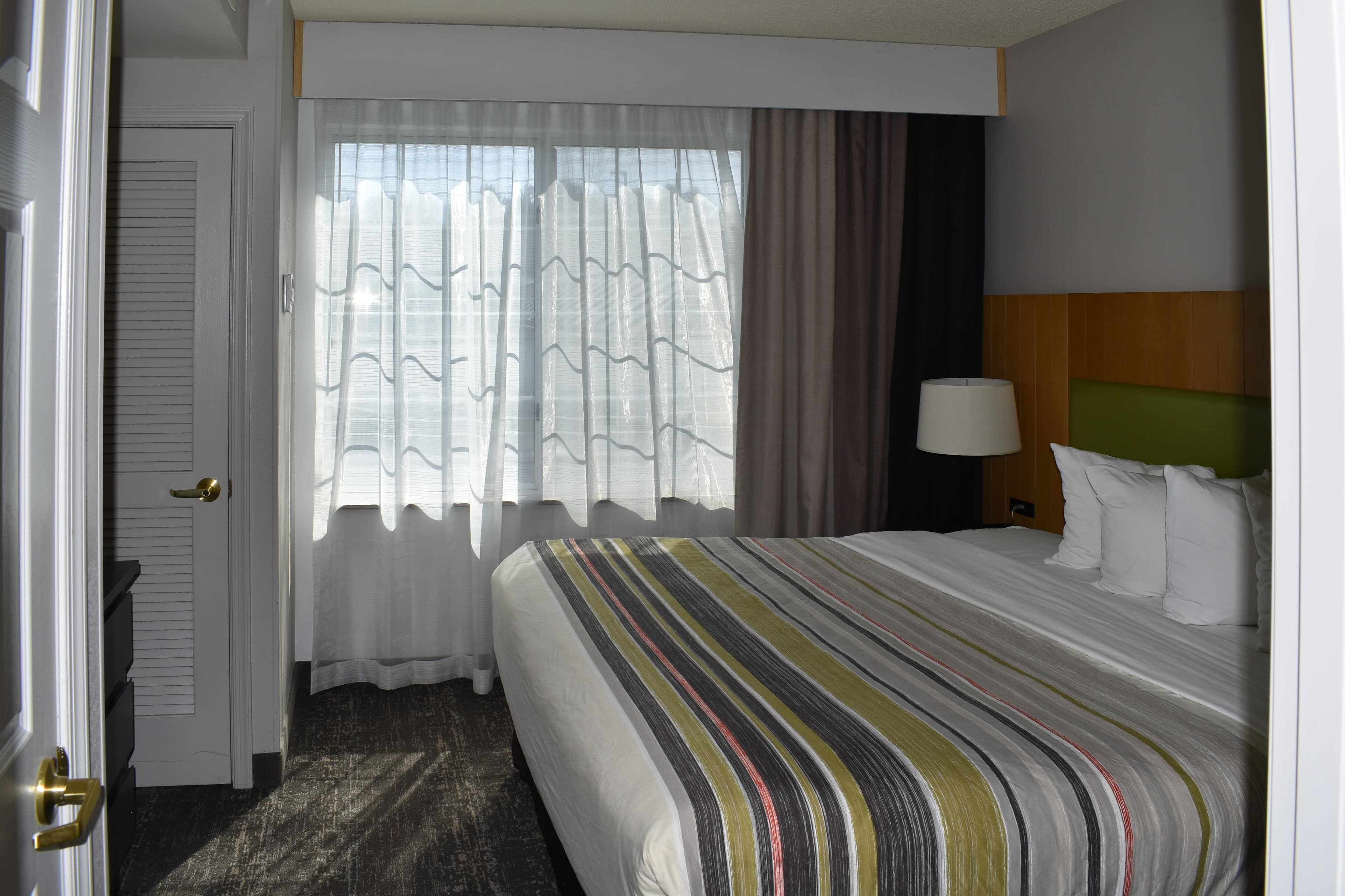 Country Inn & Suites by Radisson, Hagerstown, MD — 18