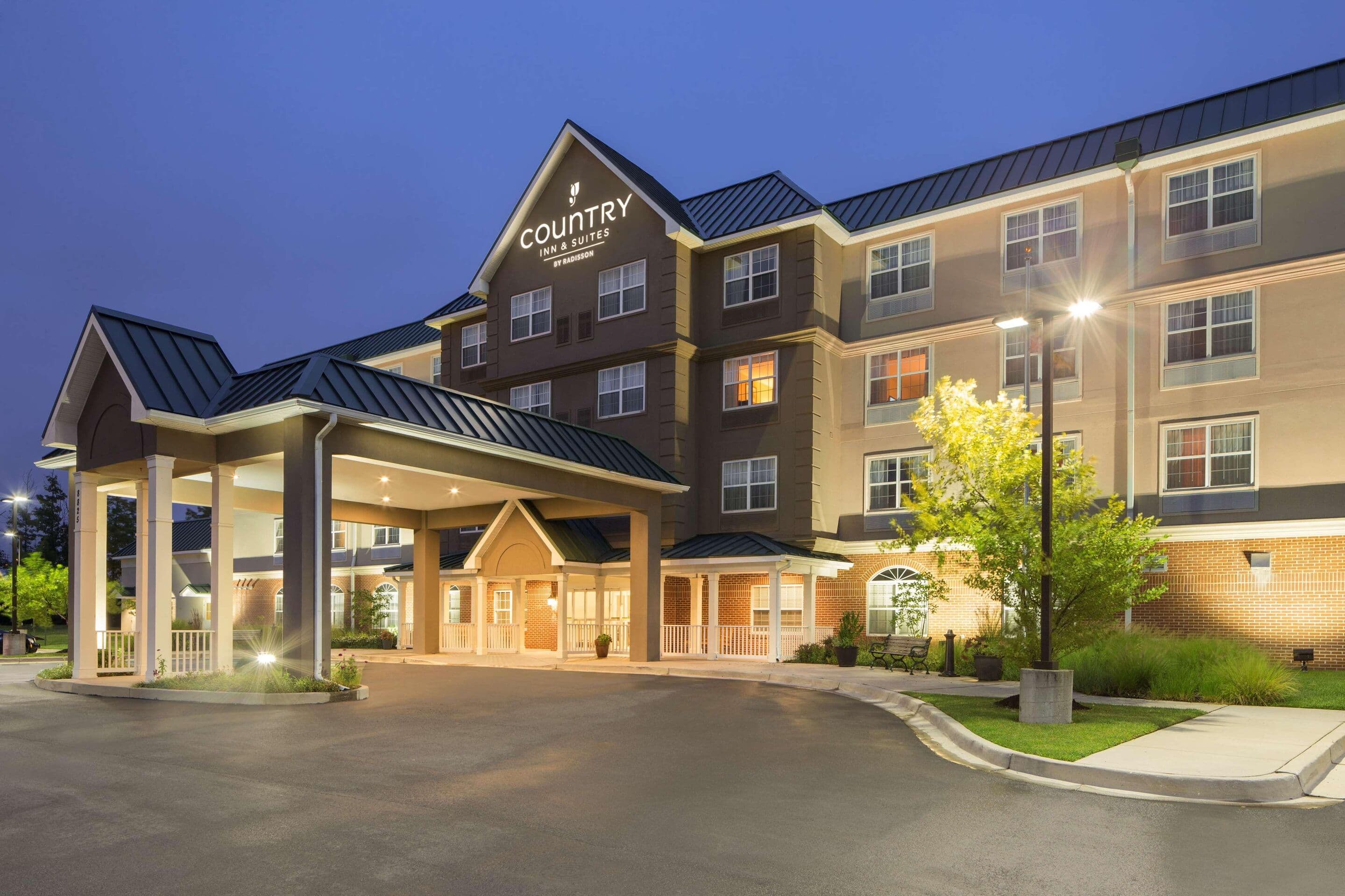 Country Inn & Suites by Radisson, Baltimore North/White Marsh - Image 1