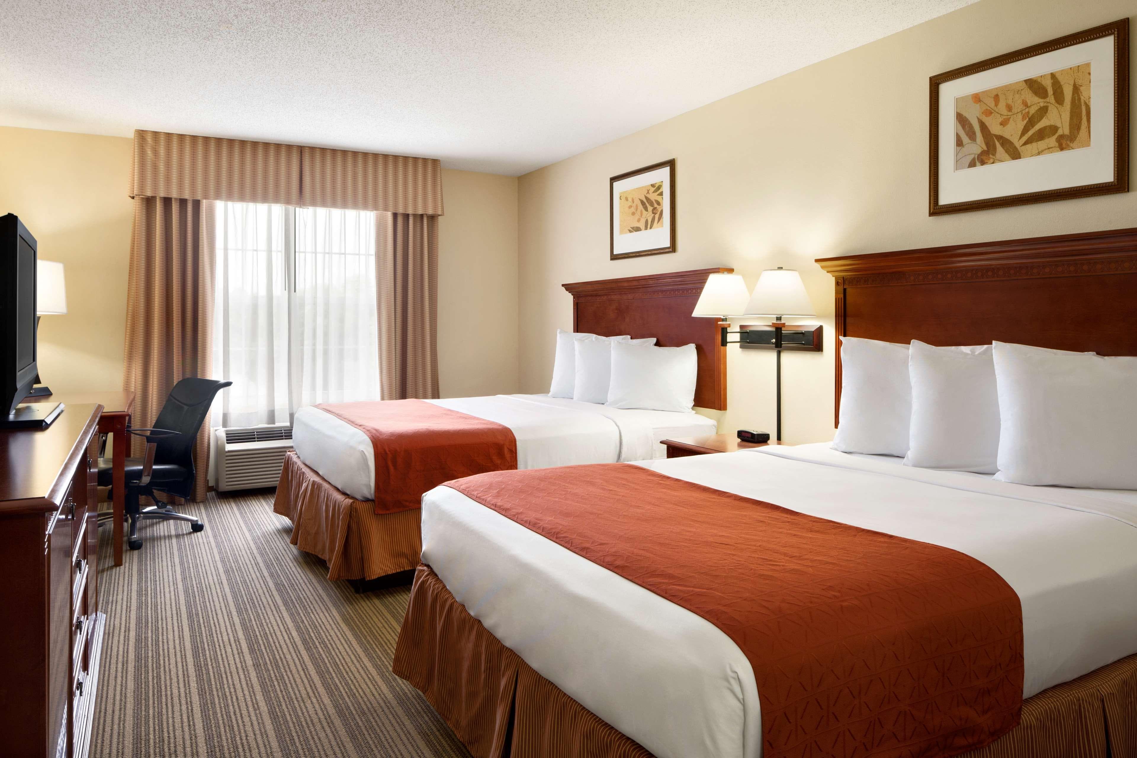 Country Inn & Suites by Radisson, Baltimore North/White Marsh — 8
