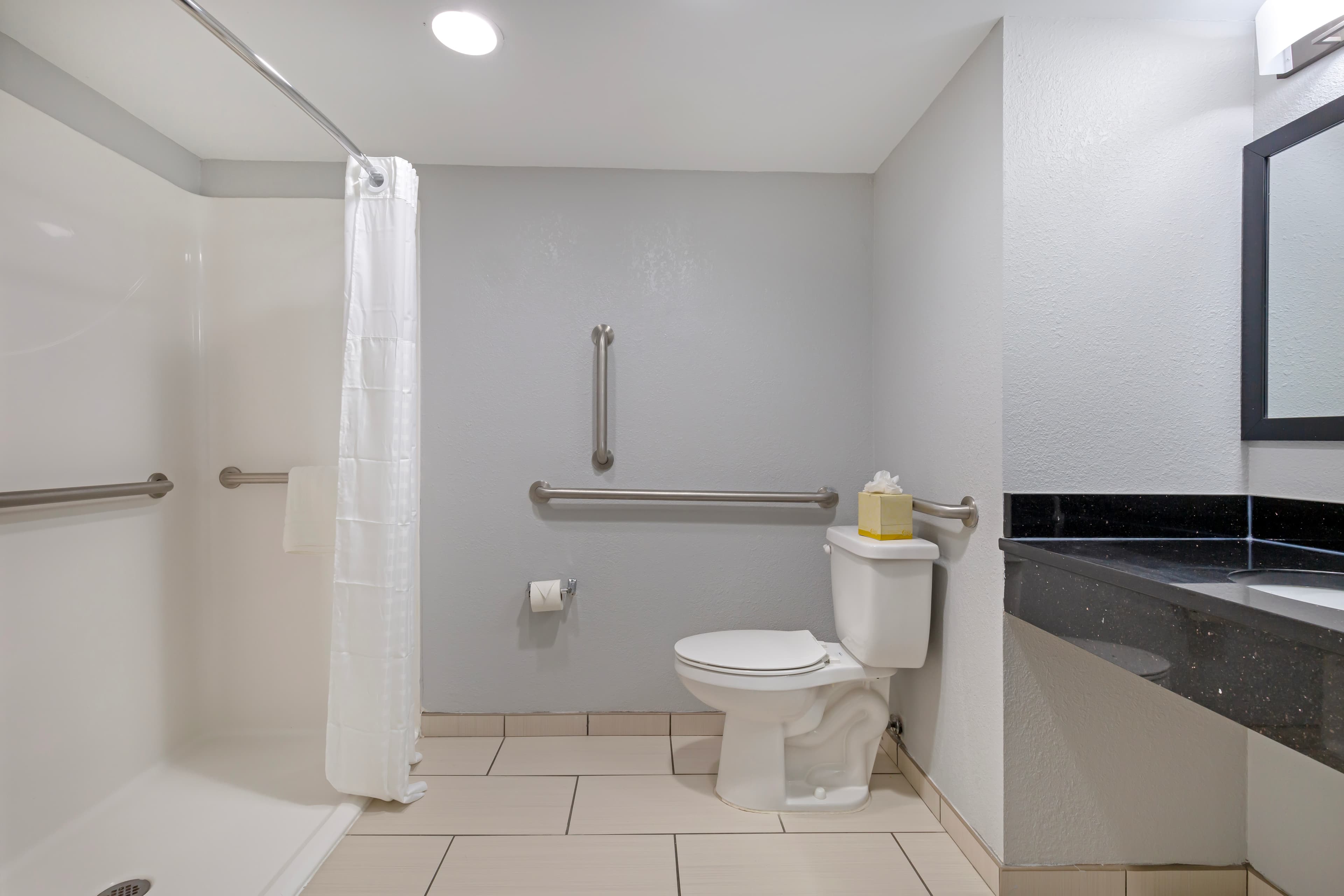 Clarion Hotel & Suites BWI Airport North — 7