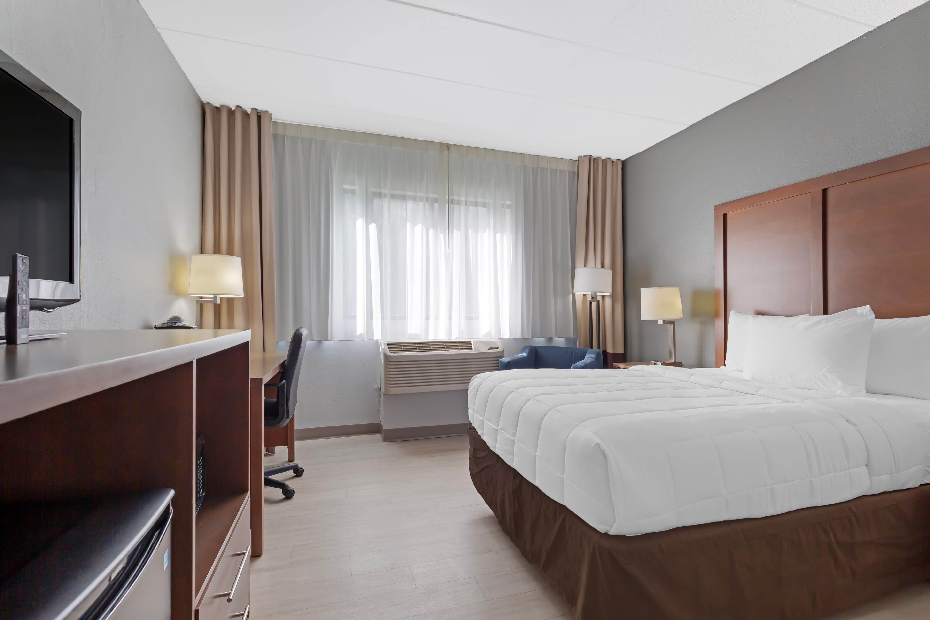 Clarion Hotel & Suites BWI Airport North — 10
