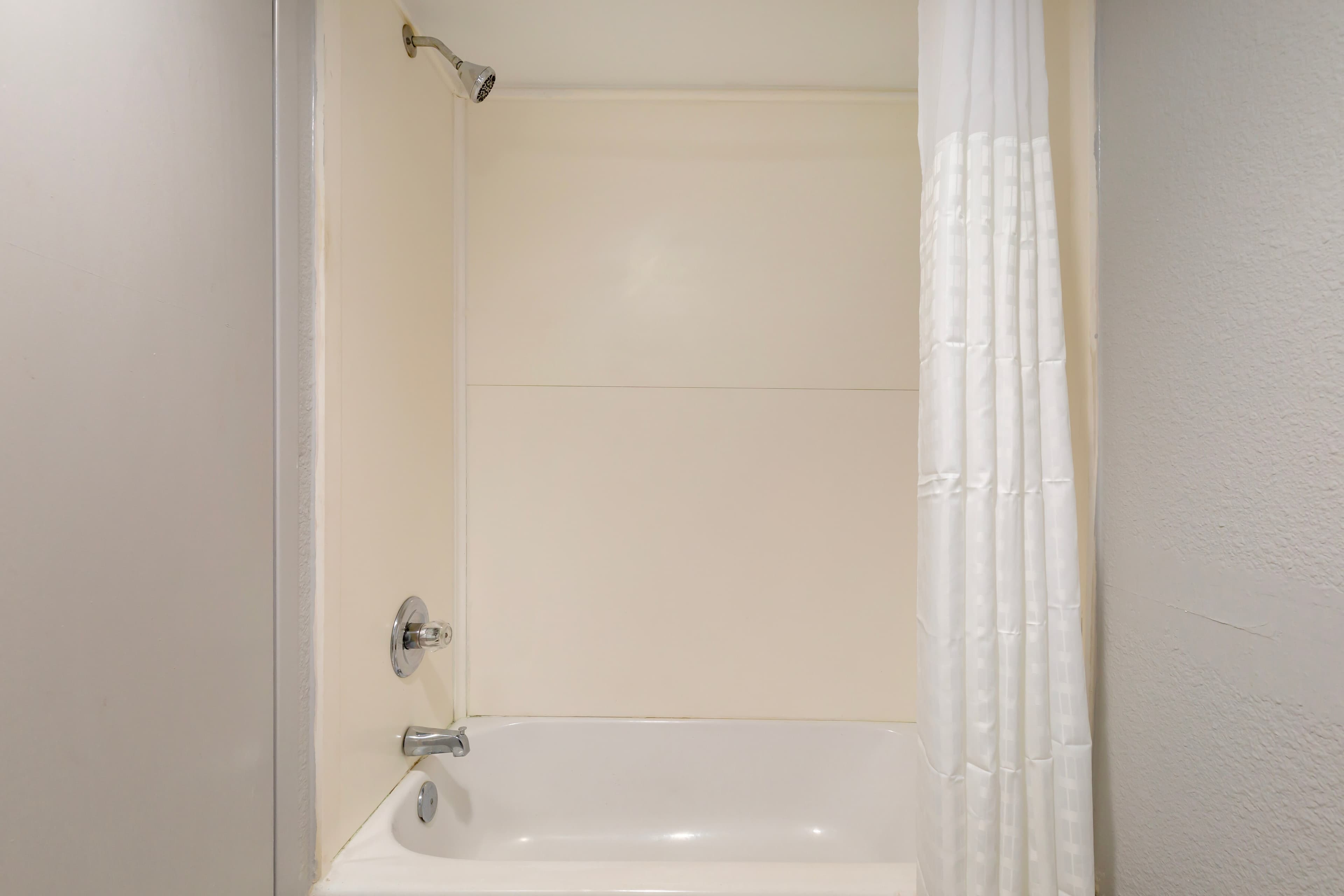 Clarion Hotel & Suites BWI Airport North — 6