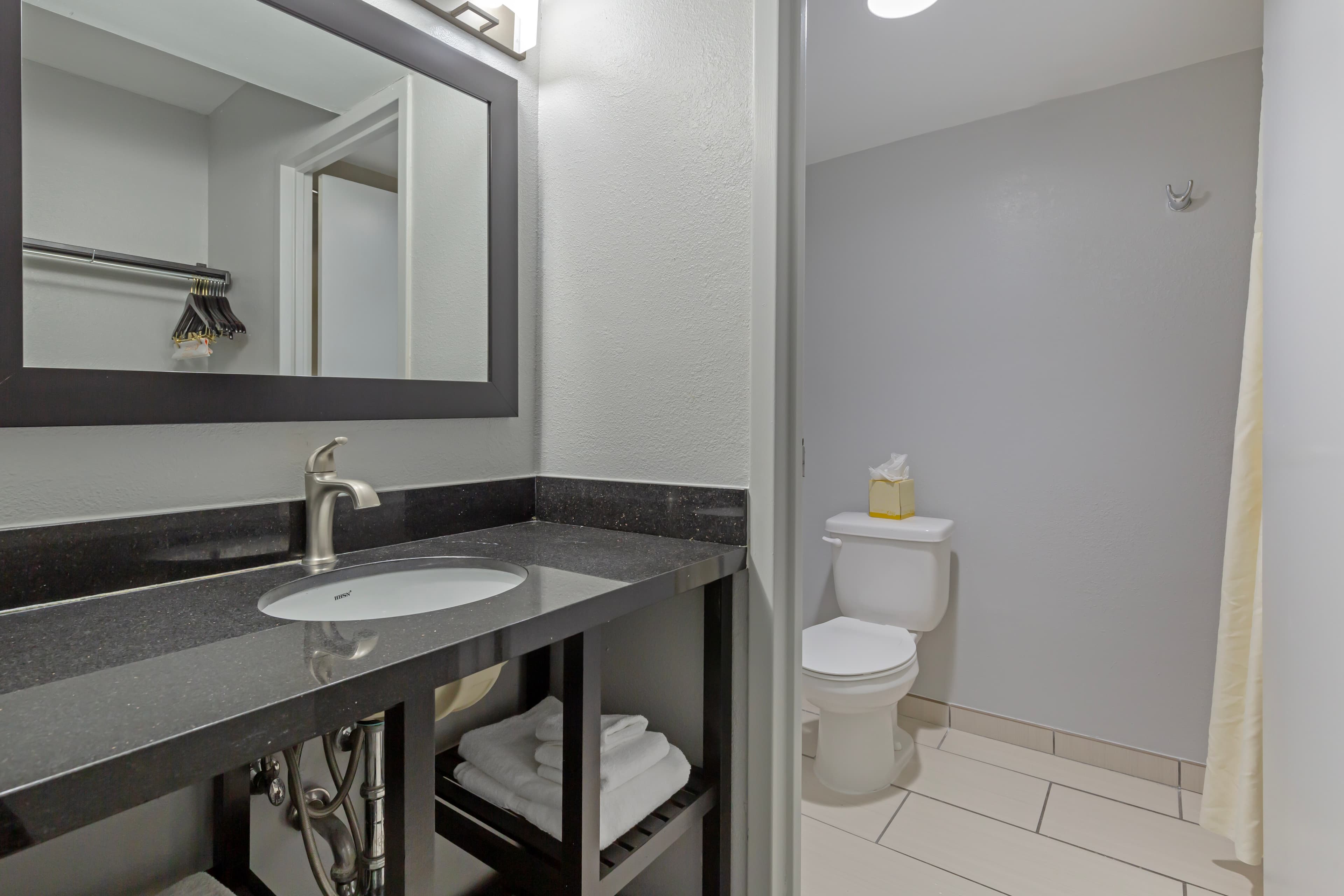 Clarion Hotel & Suites BWI Airport North — 14