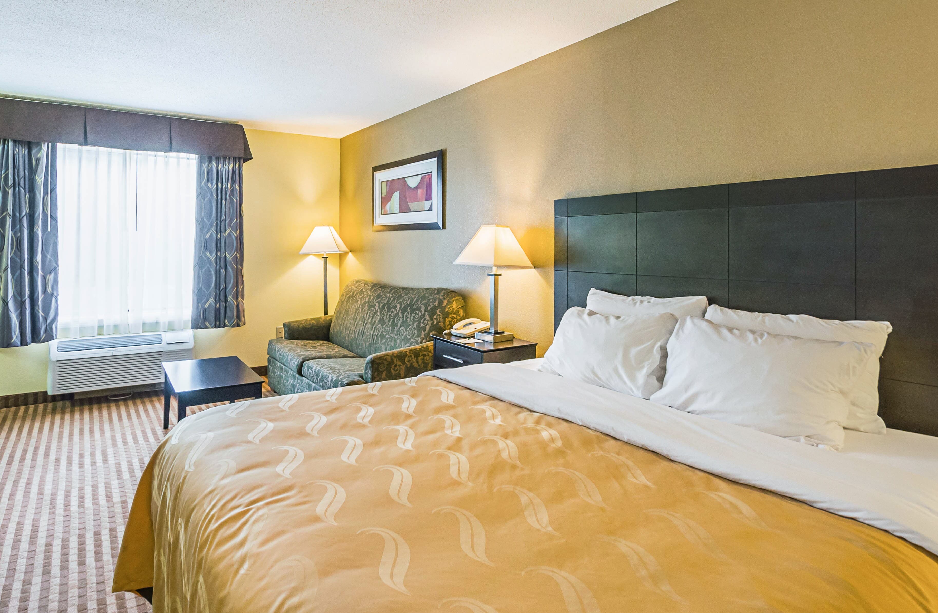 Quality Inn & Suites Frostburg-Cumberland - Image 3