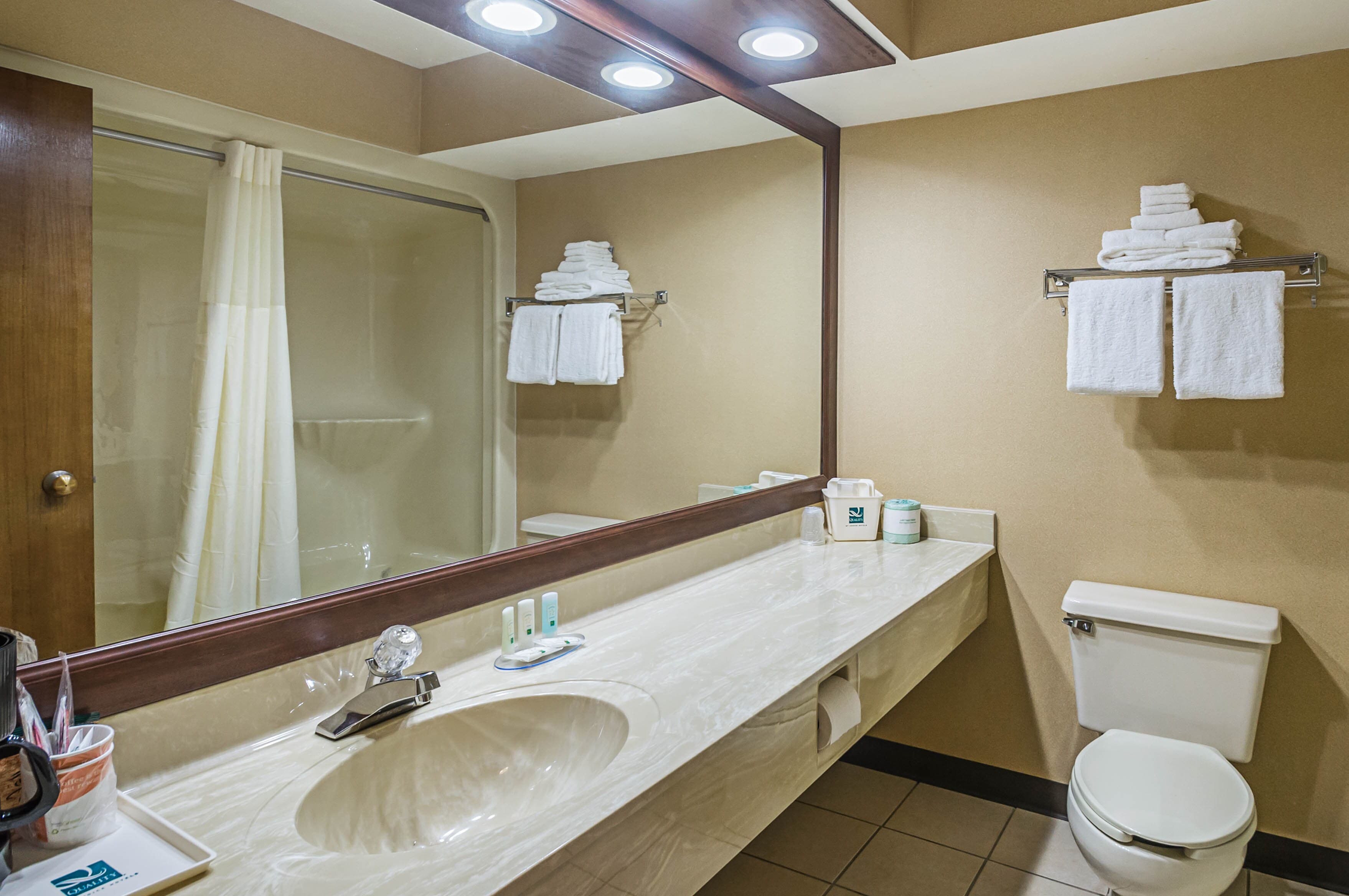 Quality Inn & Suites Frostburg-Cumberland — 9
