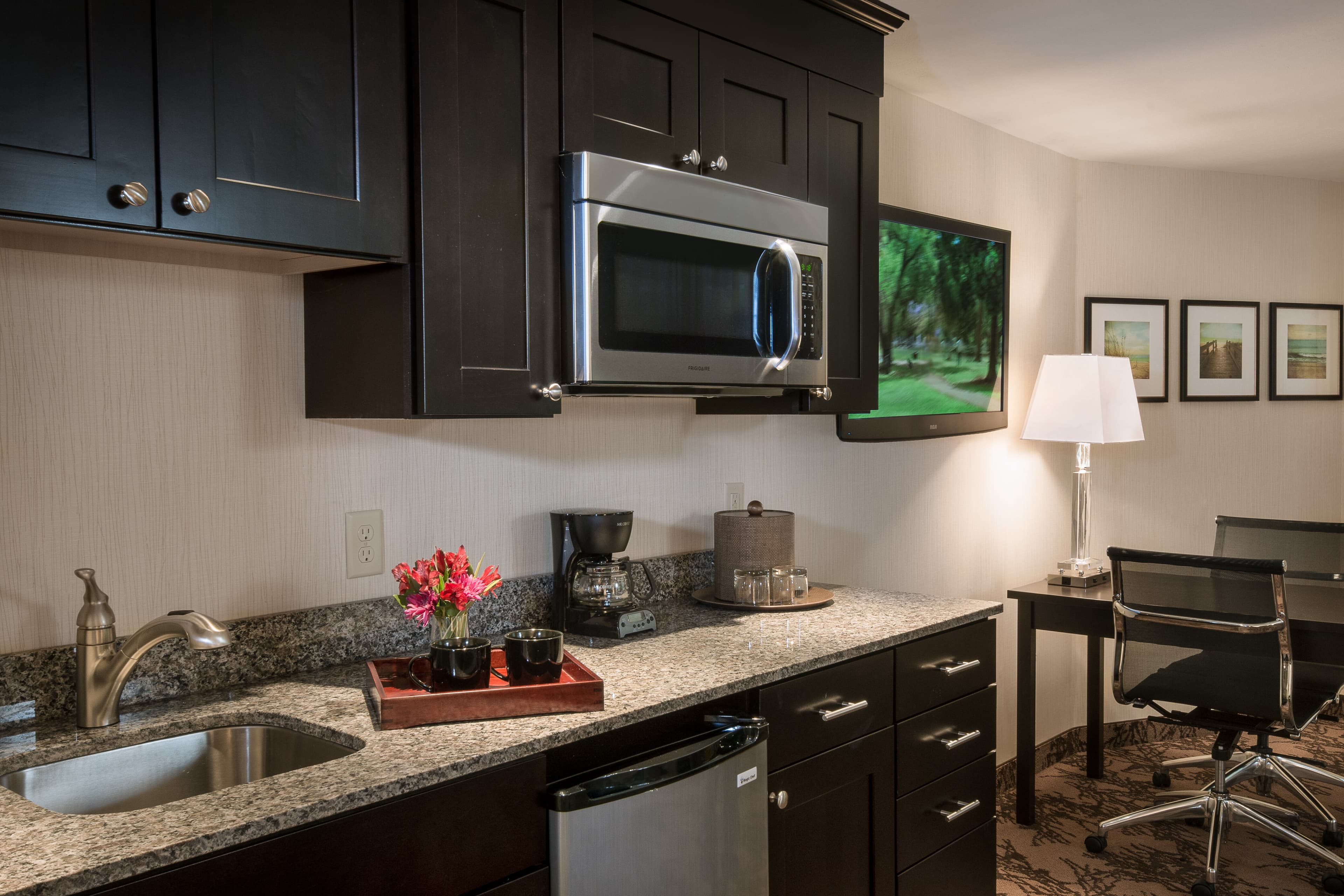 Port Inn & Suites Kennebunk, an Ascend Collection Hotel - Image 3
