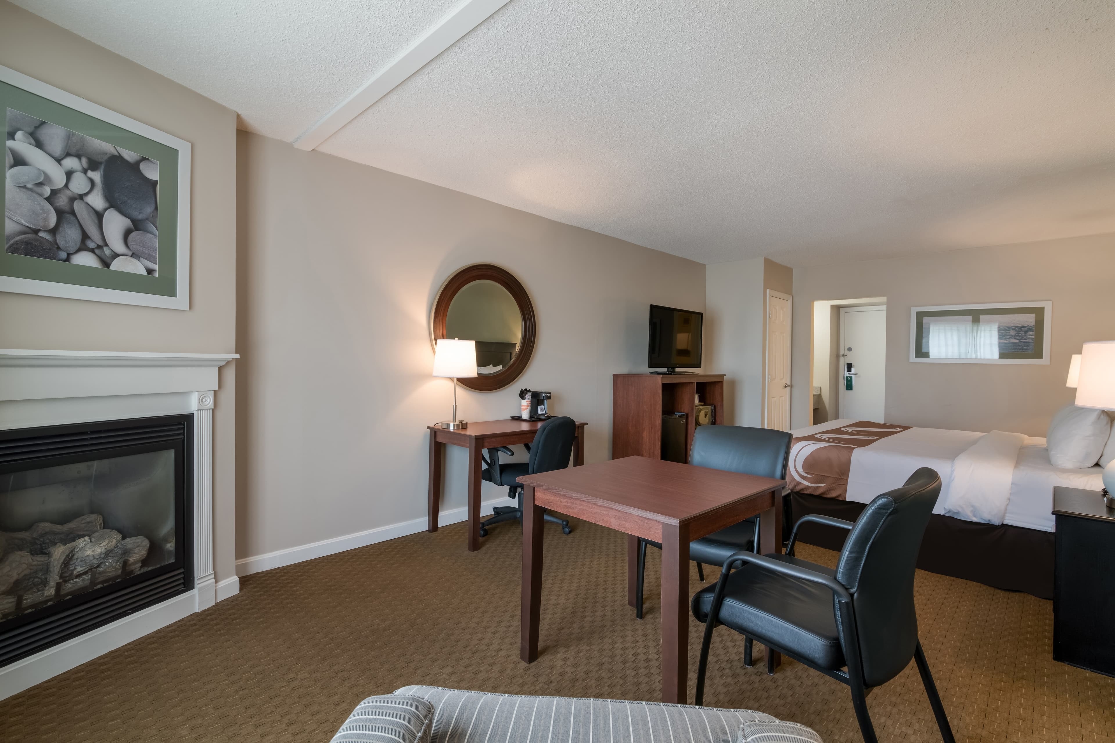 Quality Inn & Suites Auburn I-95 - Image 4