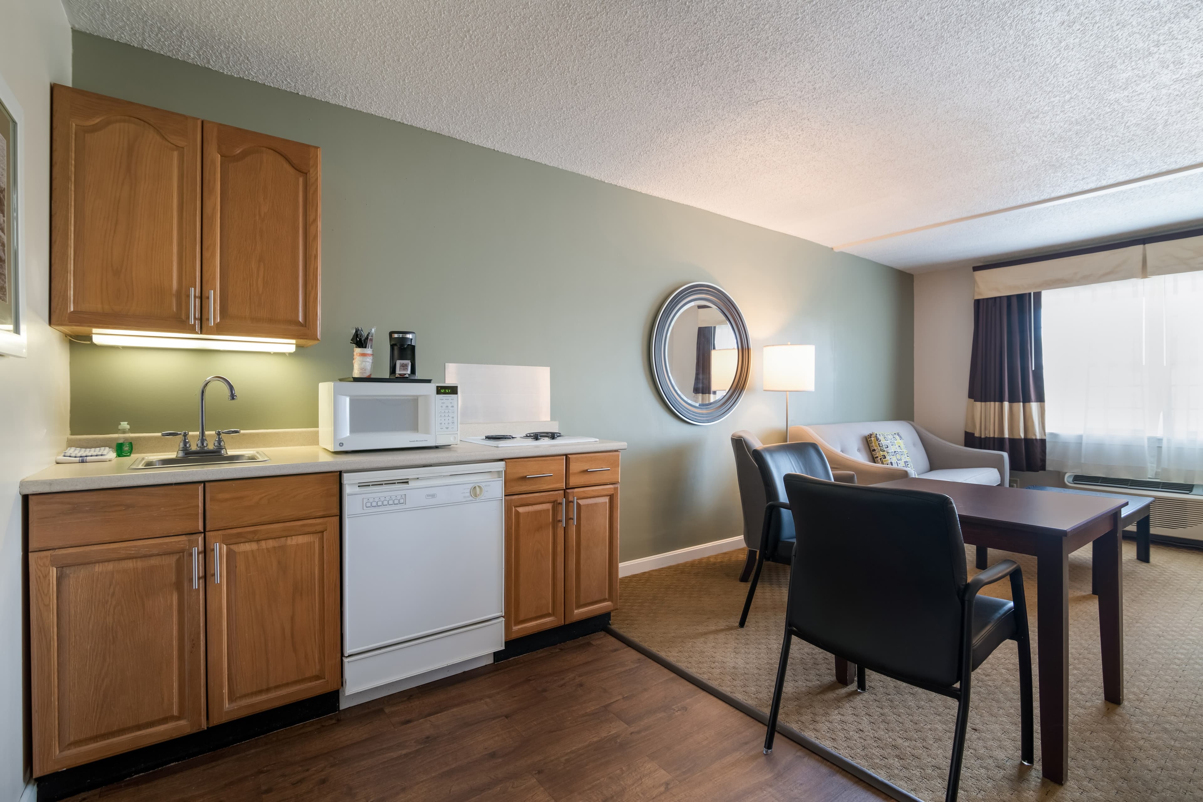 Quality Inn & Suites Auburn I-95 — 32