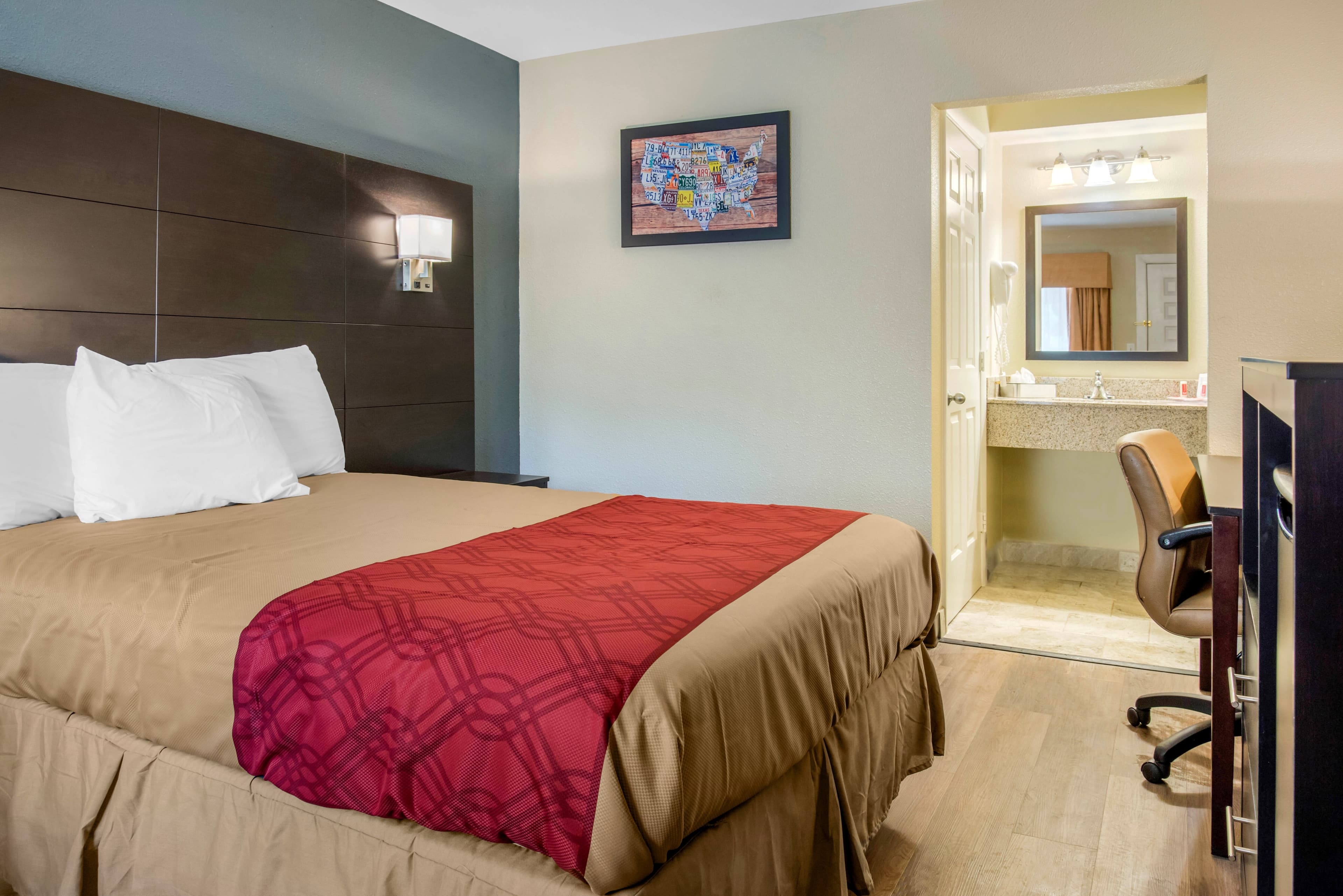 Econo Lodge Freeport - Brunswick Area — 7