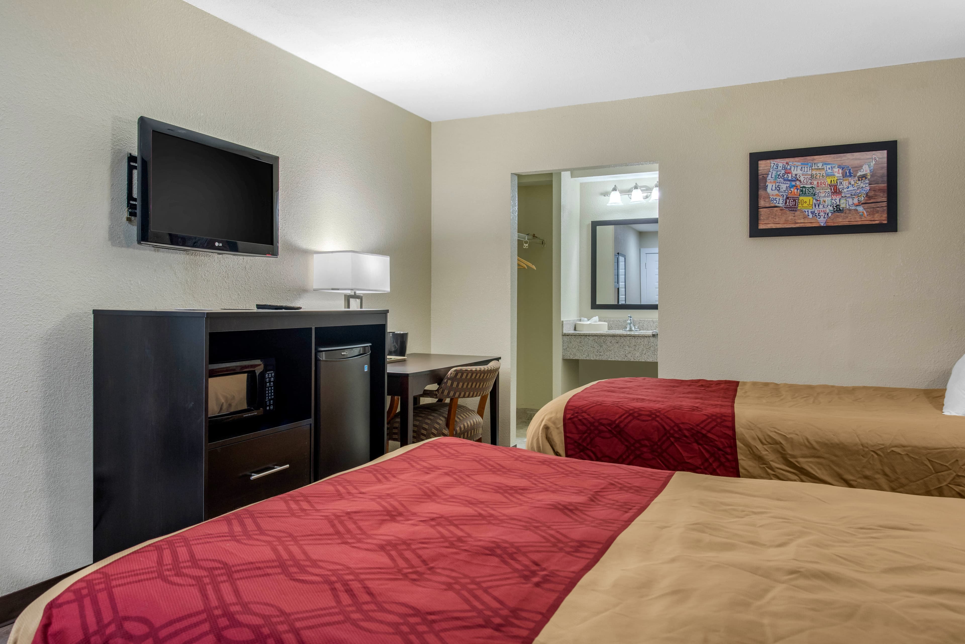 Econo Lodge Freeport - Brunswick Area — 9