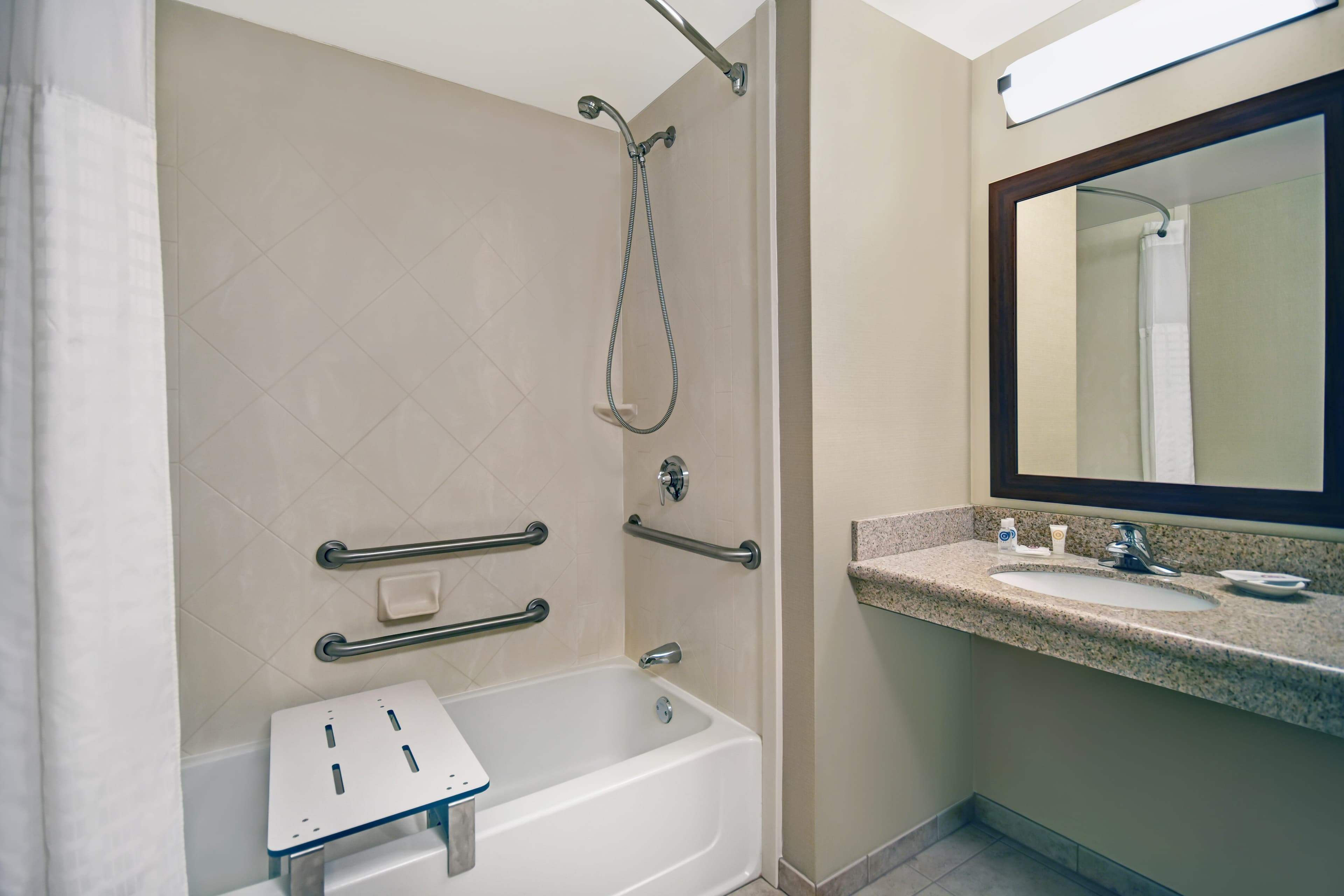 Comfort Inn & Suites Wilton - Image 5