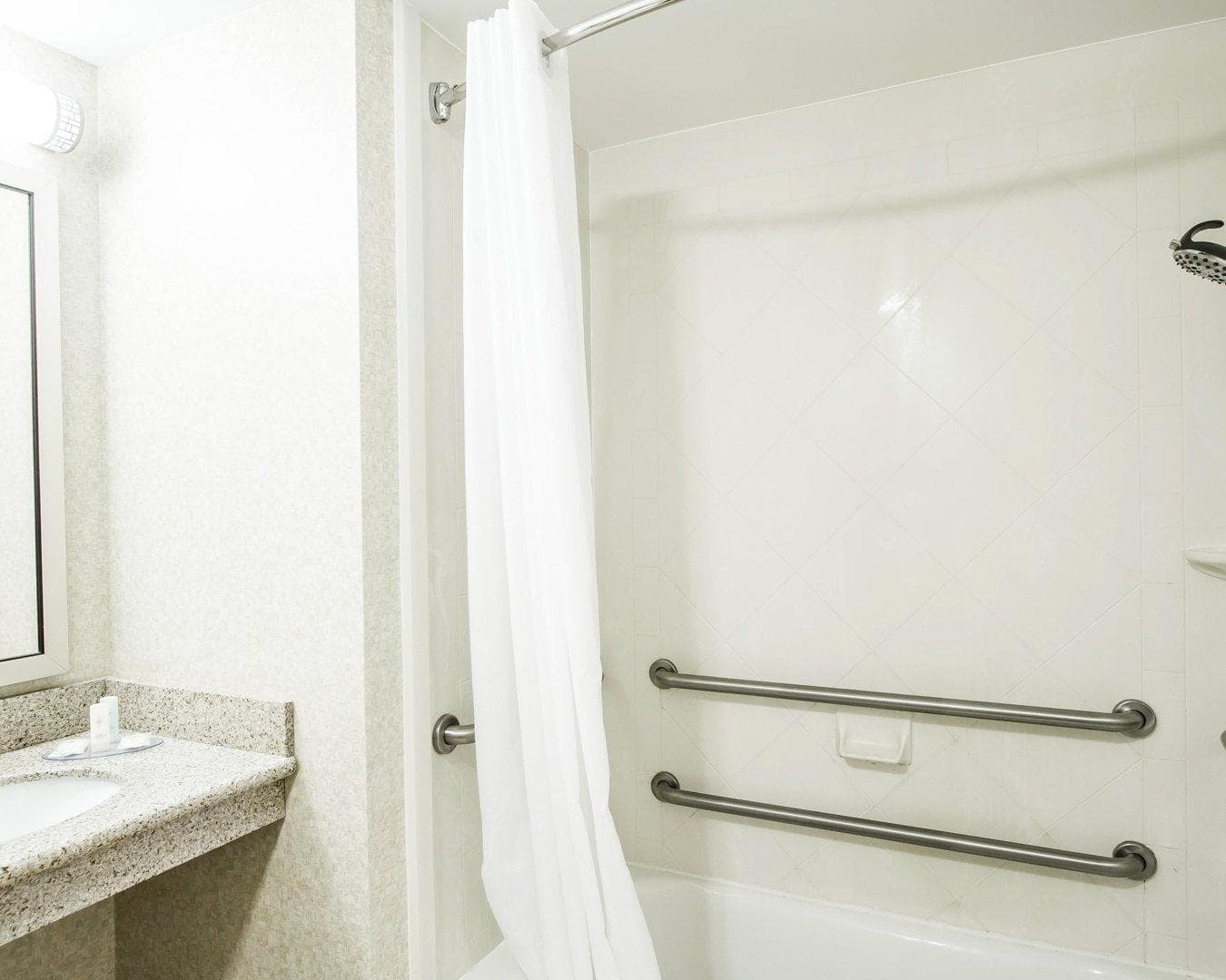 Comfort Inn & Suites Scarborough-Portland - Image 3