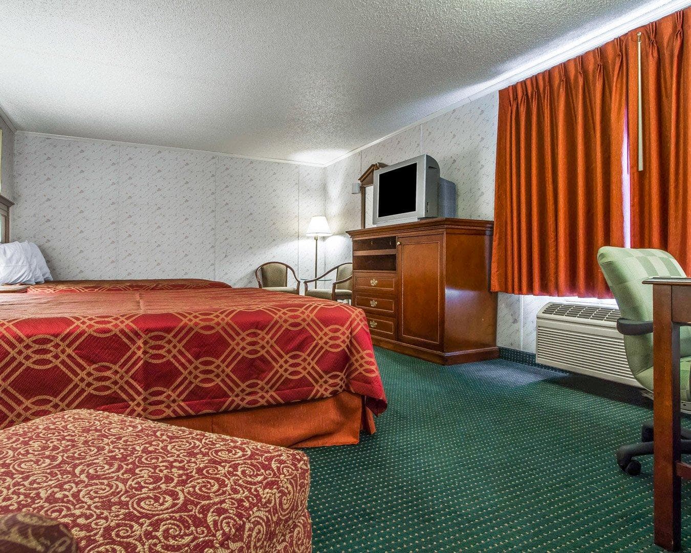 Rodeway Inn & Suites Brunswick near Hwy 1 — 6