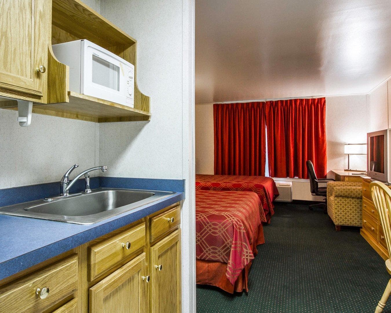 Rodeway Inn & Suites Brunswick near Hwy 1 — 19