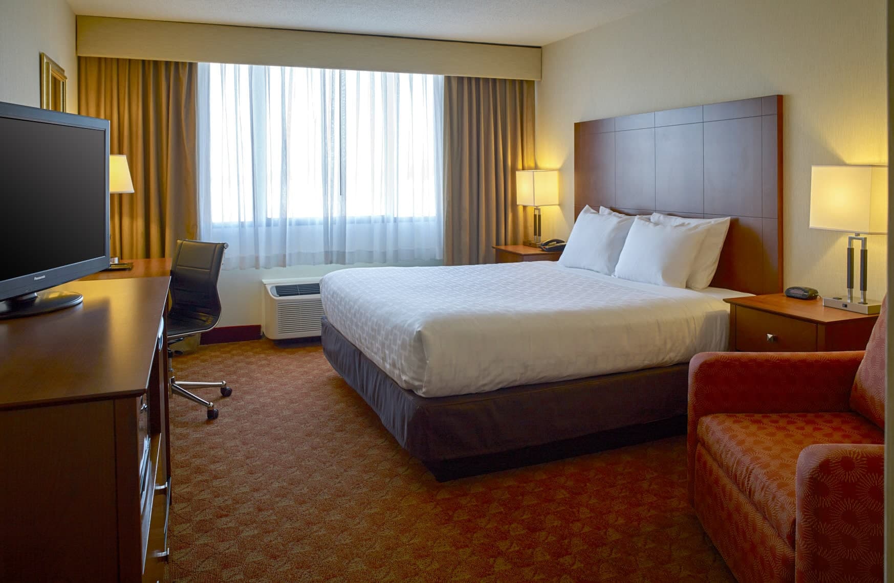 Clarion Hotel Portland Airport ME - Image 4
