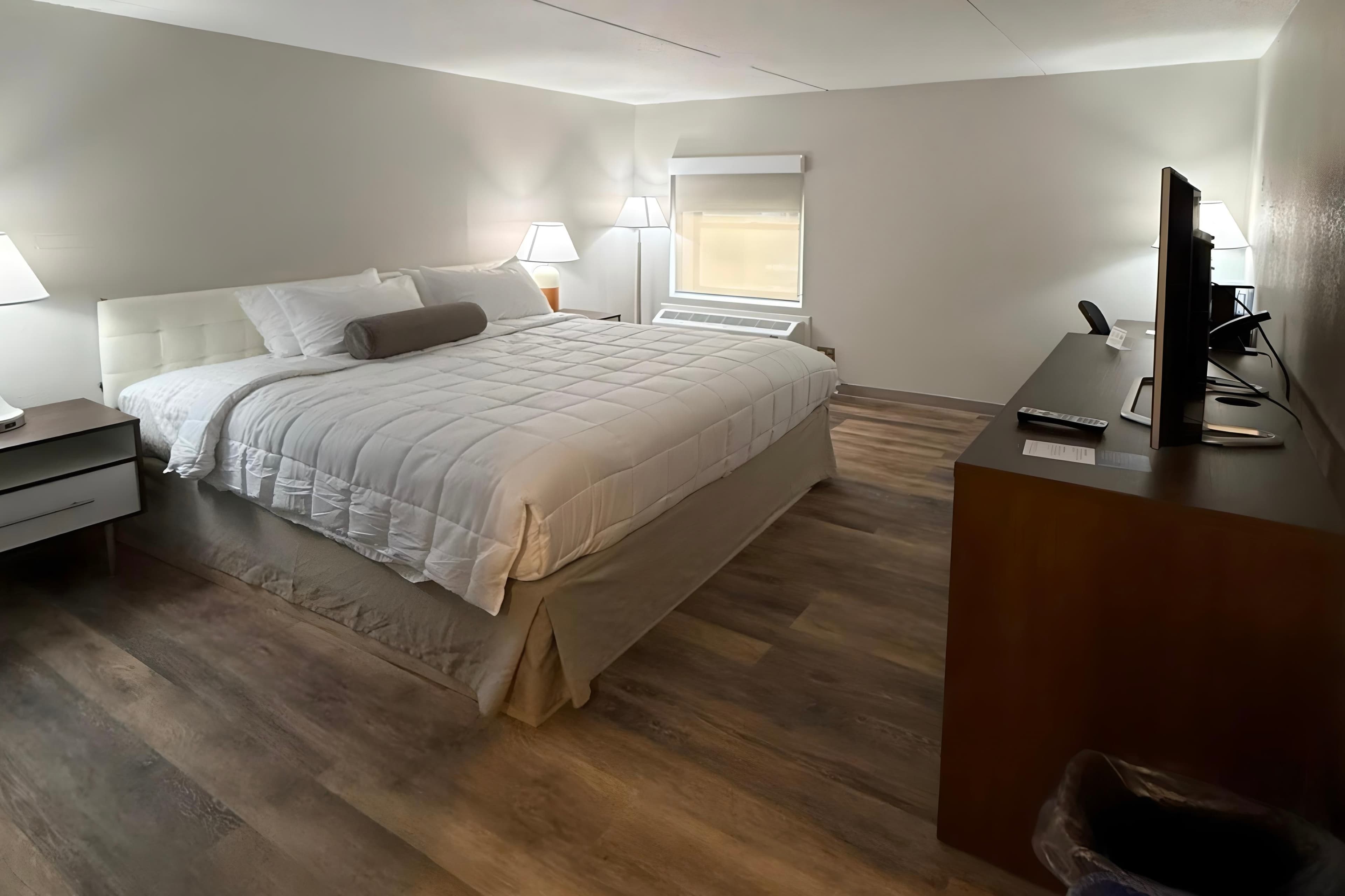 Clarion Pointe South Portland - Image 2