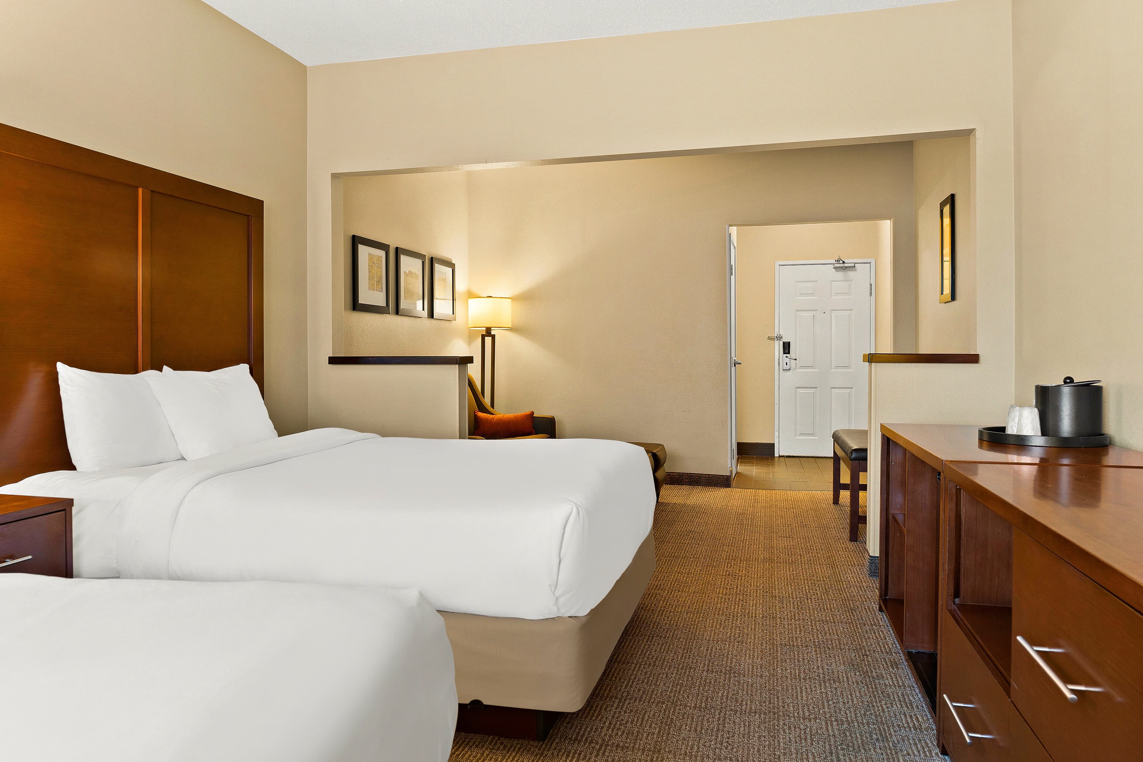 Comfort Suites Saginaw North — 6