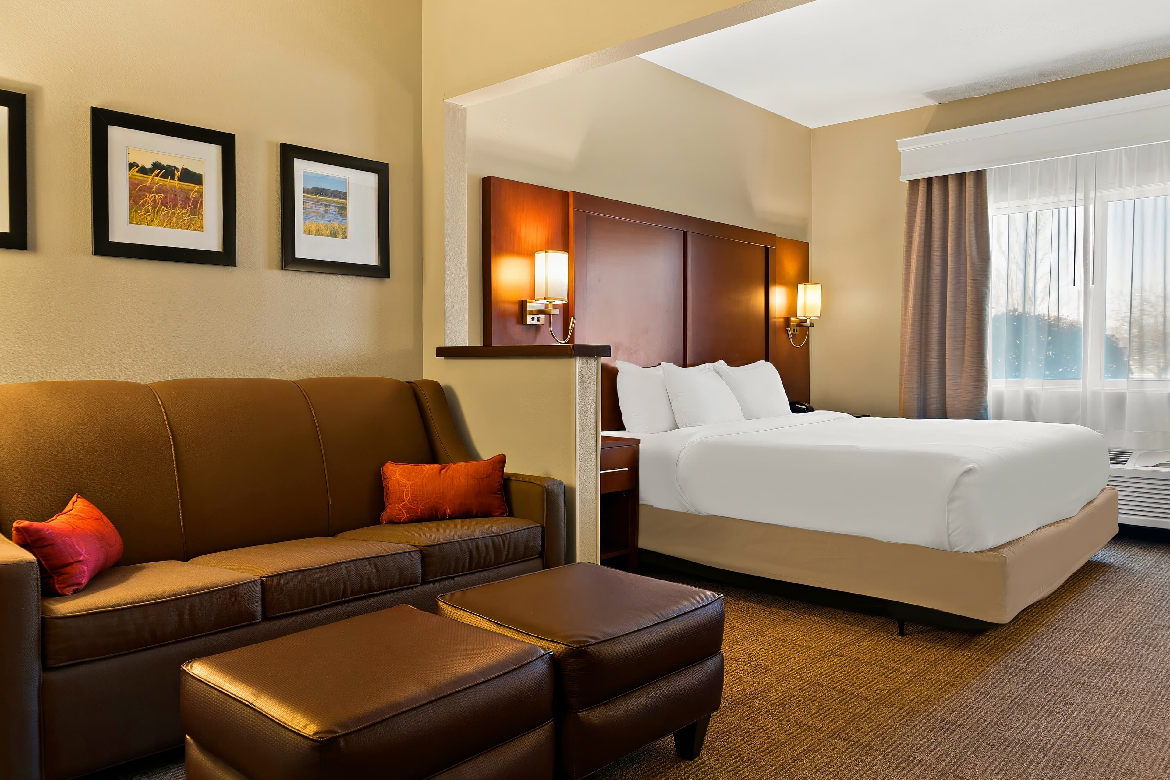 Comfort Suites Saginaw North — 8