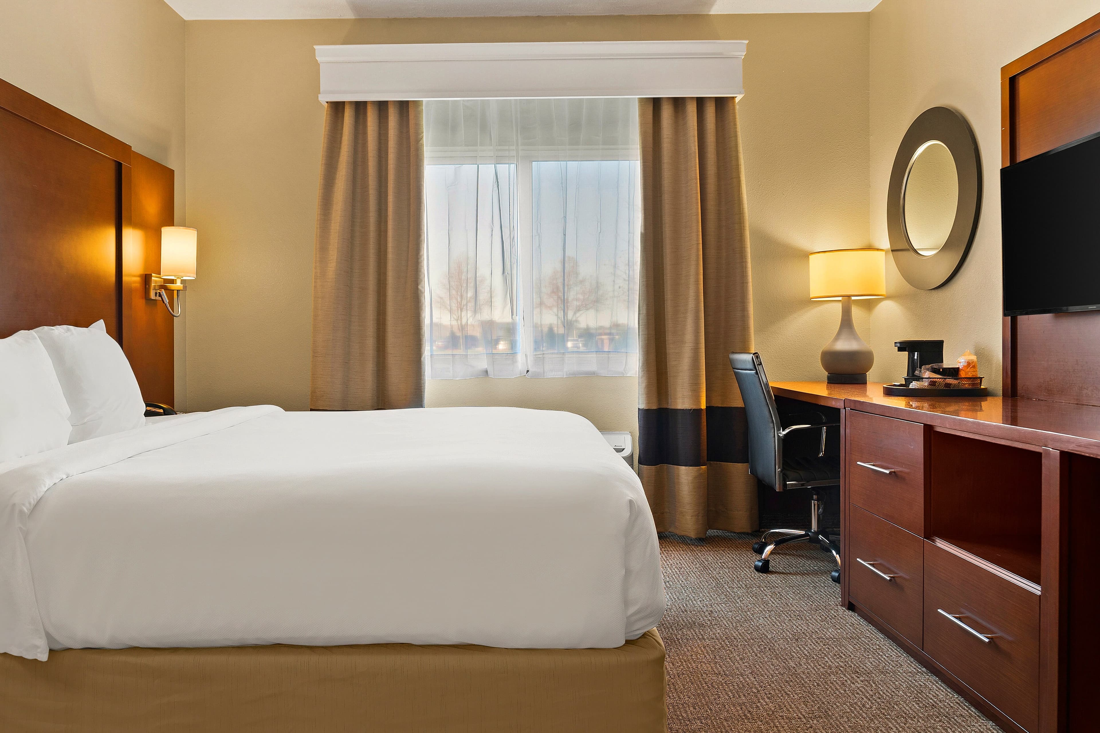Comfort Suites Saginaw North — 18