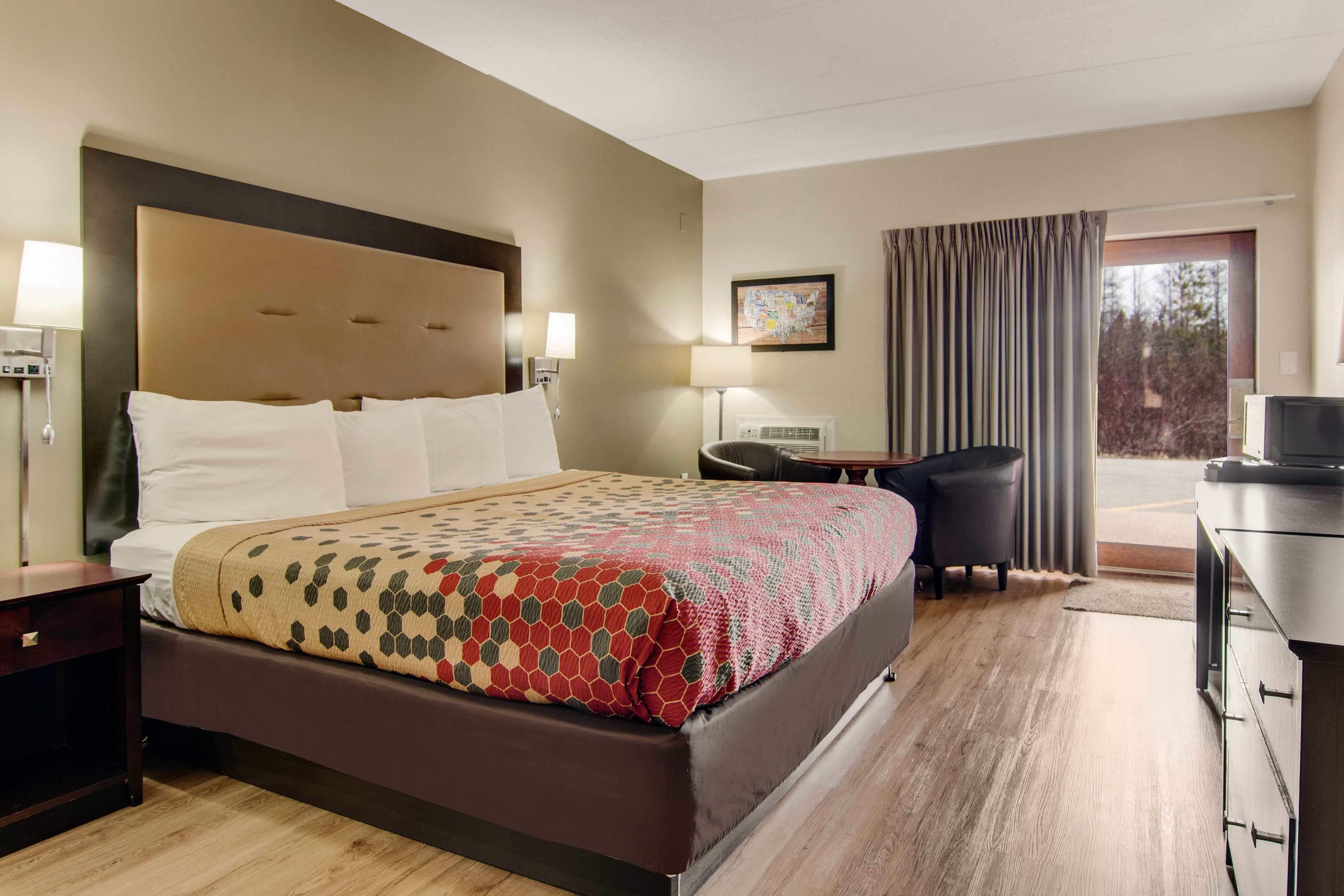 Econo Lodge Cadillac — 2