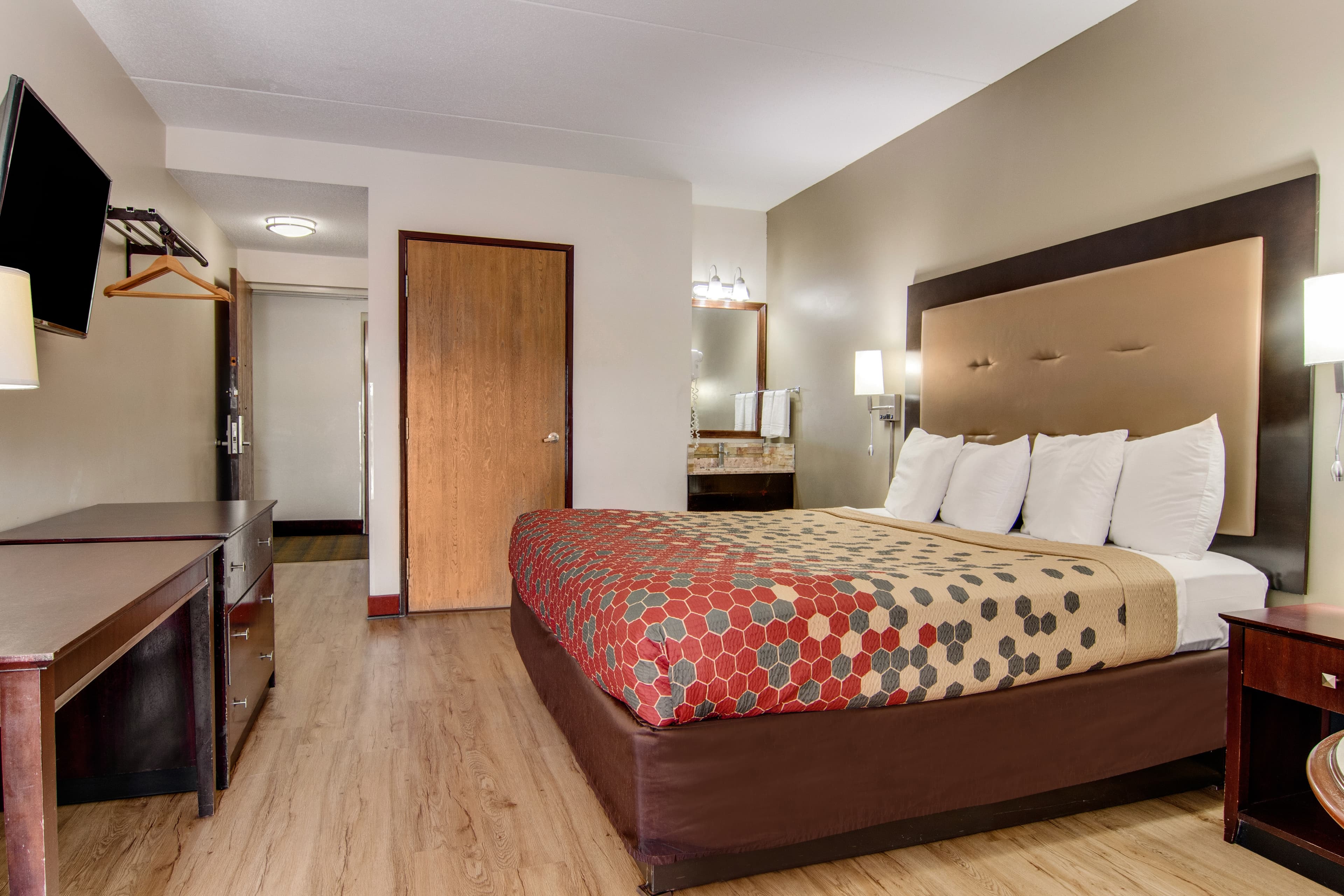 Econo Lodge Cadillac — 3