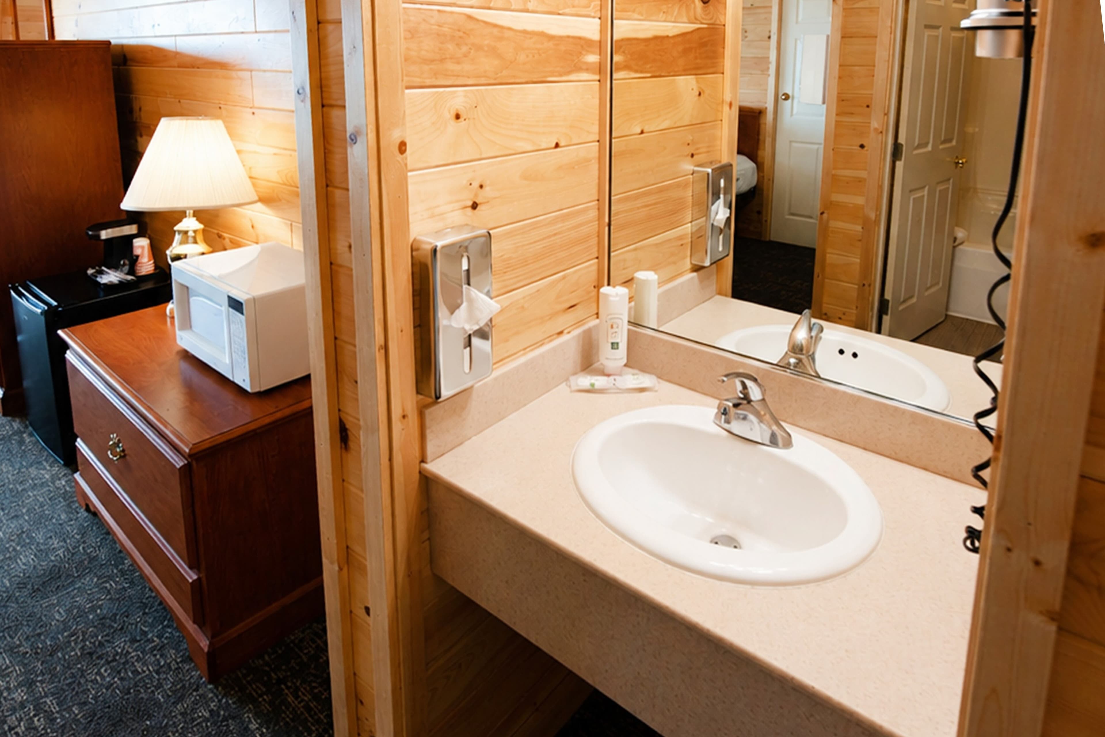 Quality Inn & Suites Mackinaw City Beachfront — 5