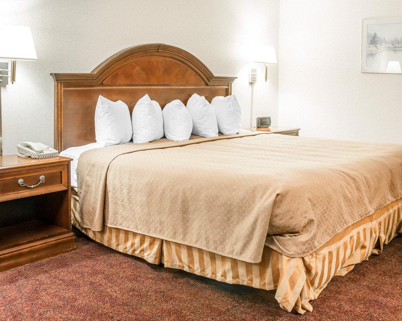 Quality Inn & Suites Mackinaw City Beachfront — 8