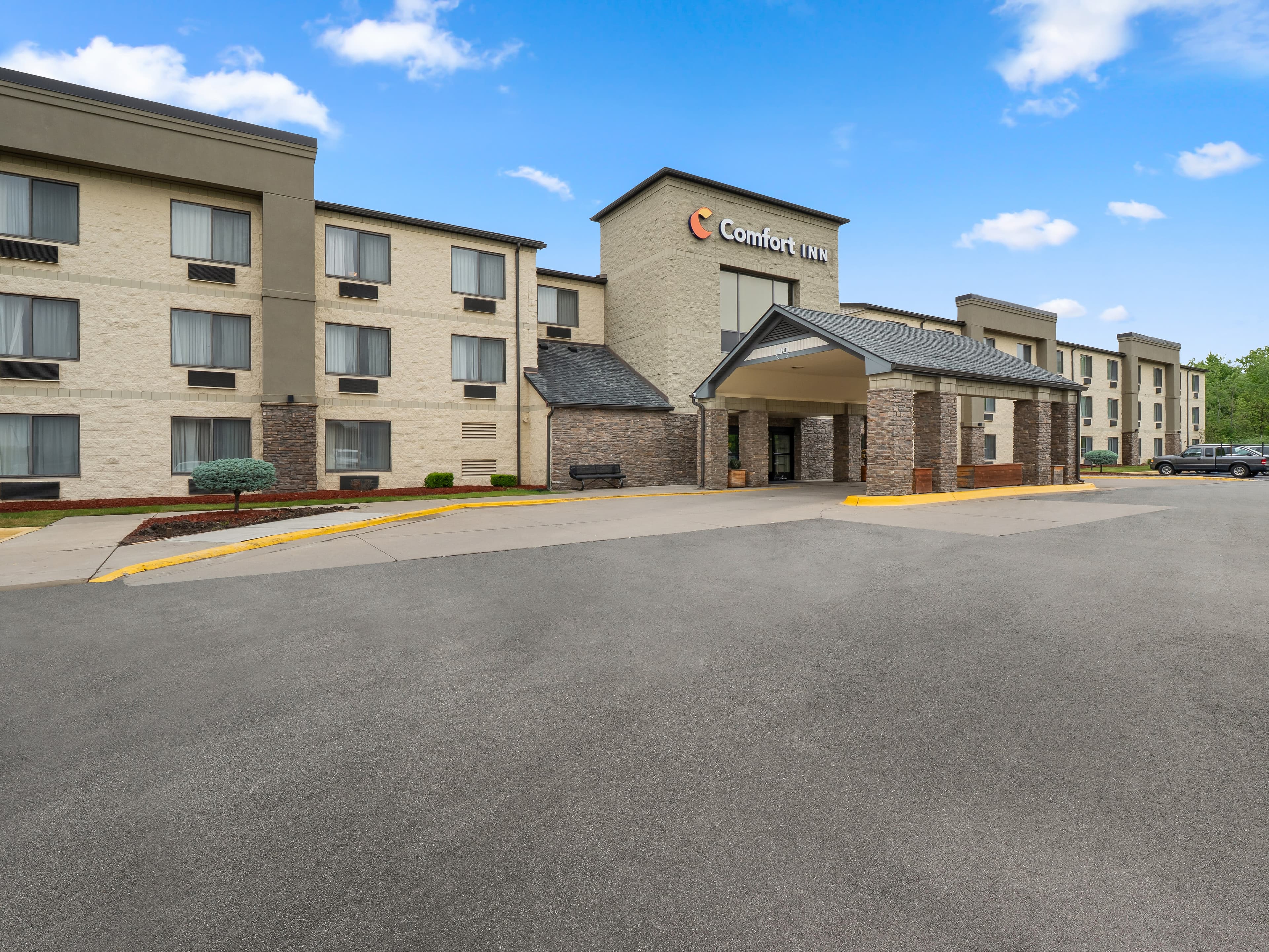 Comfort Inn Metro Airport - Image 1
