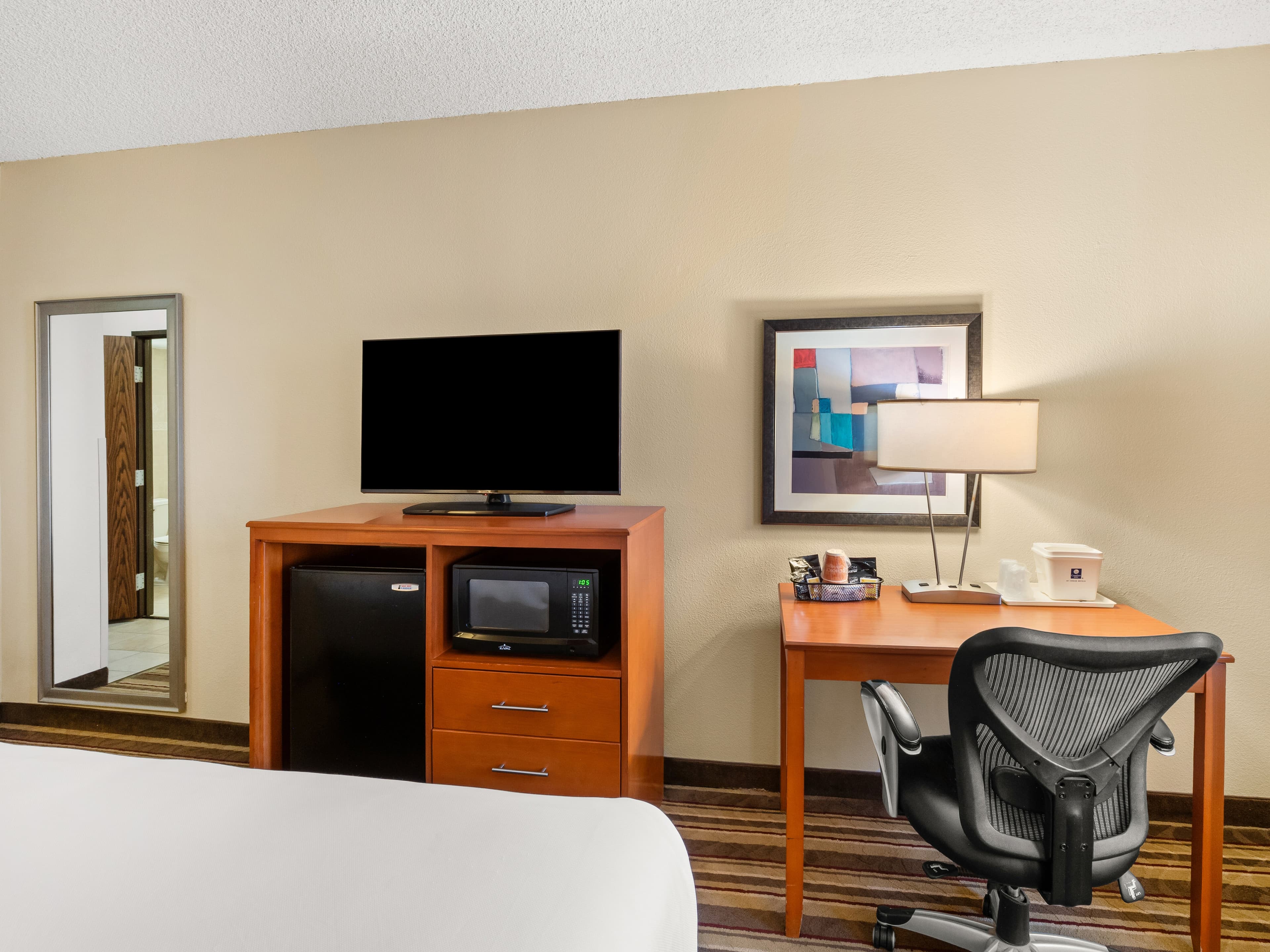Comfort Inn Metro Airport - Image 3