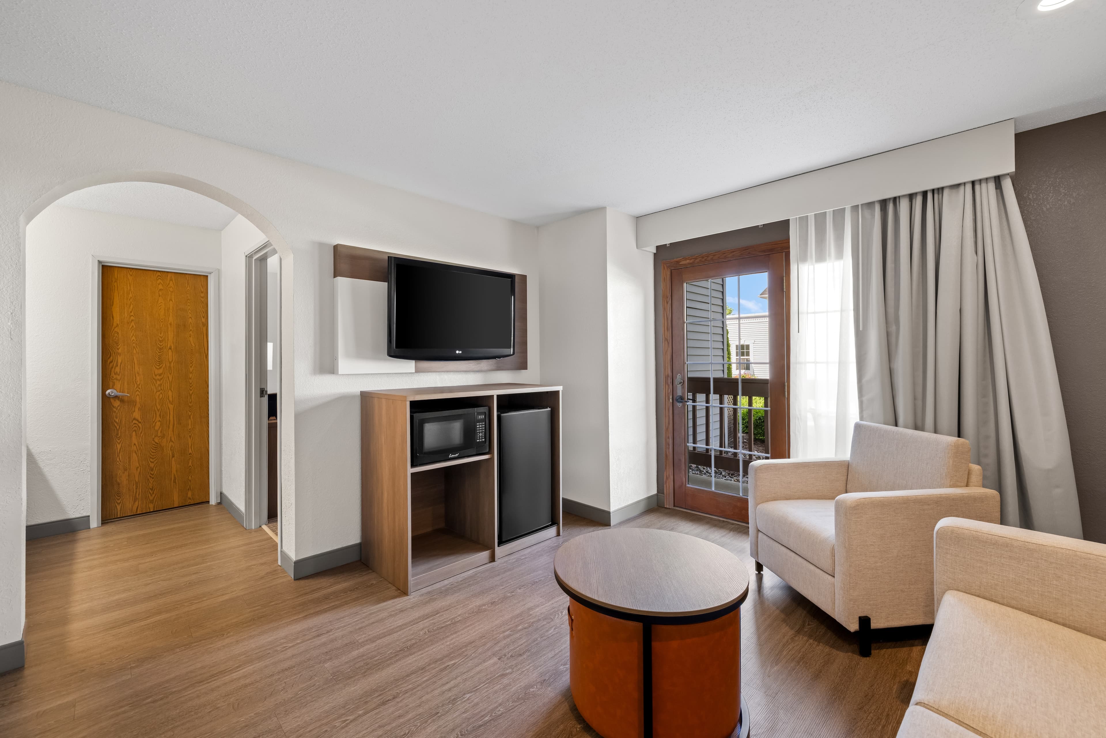 Comfort Inn & Suites and Conference Center - Image 2
