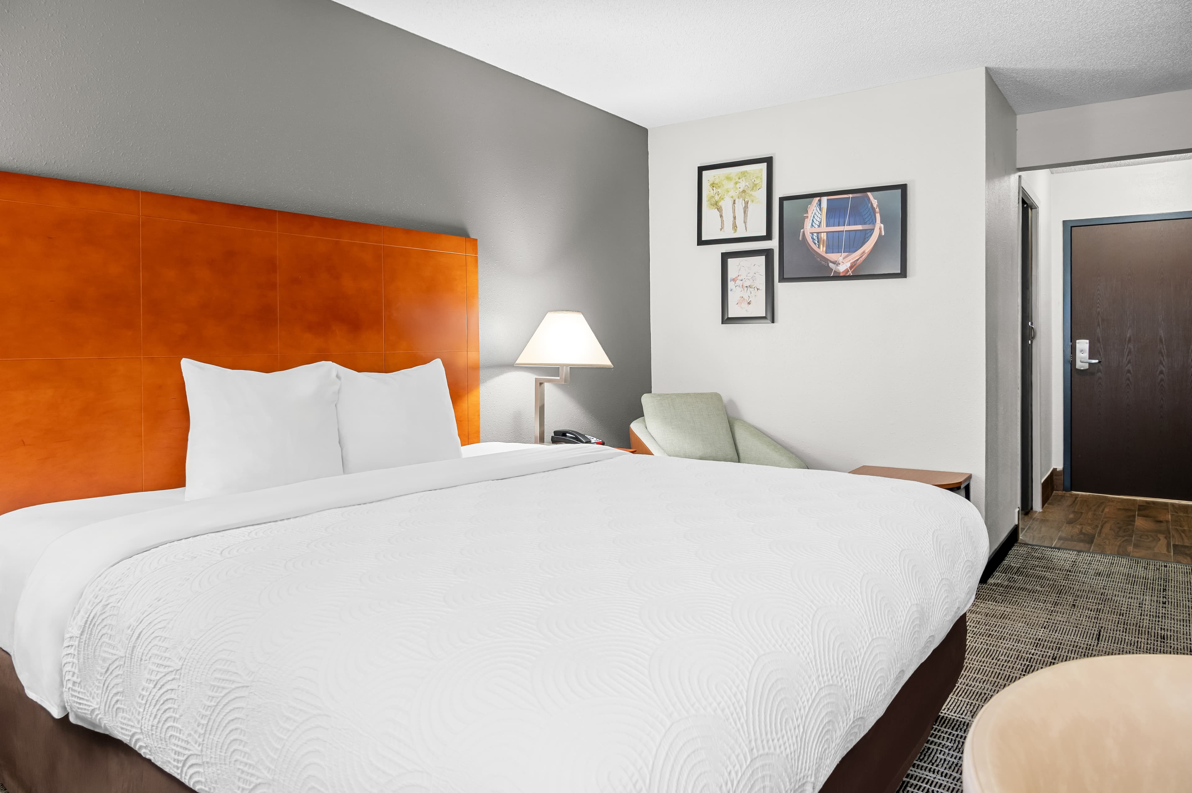Country Inn & Suites by Radisson, Muskegon, MI — 3