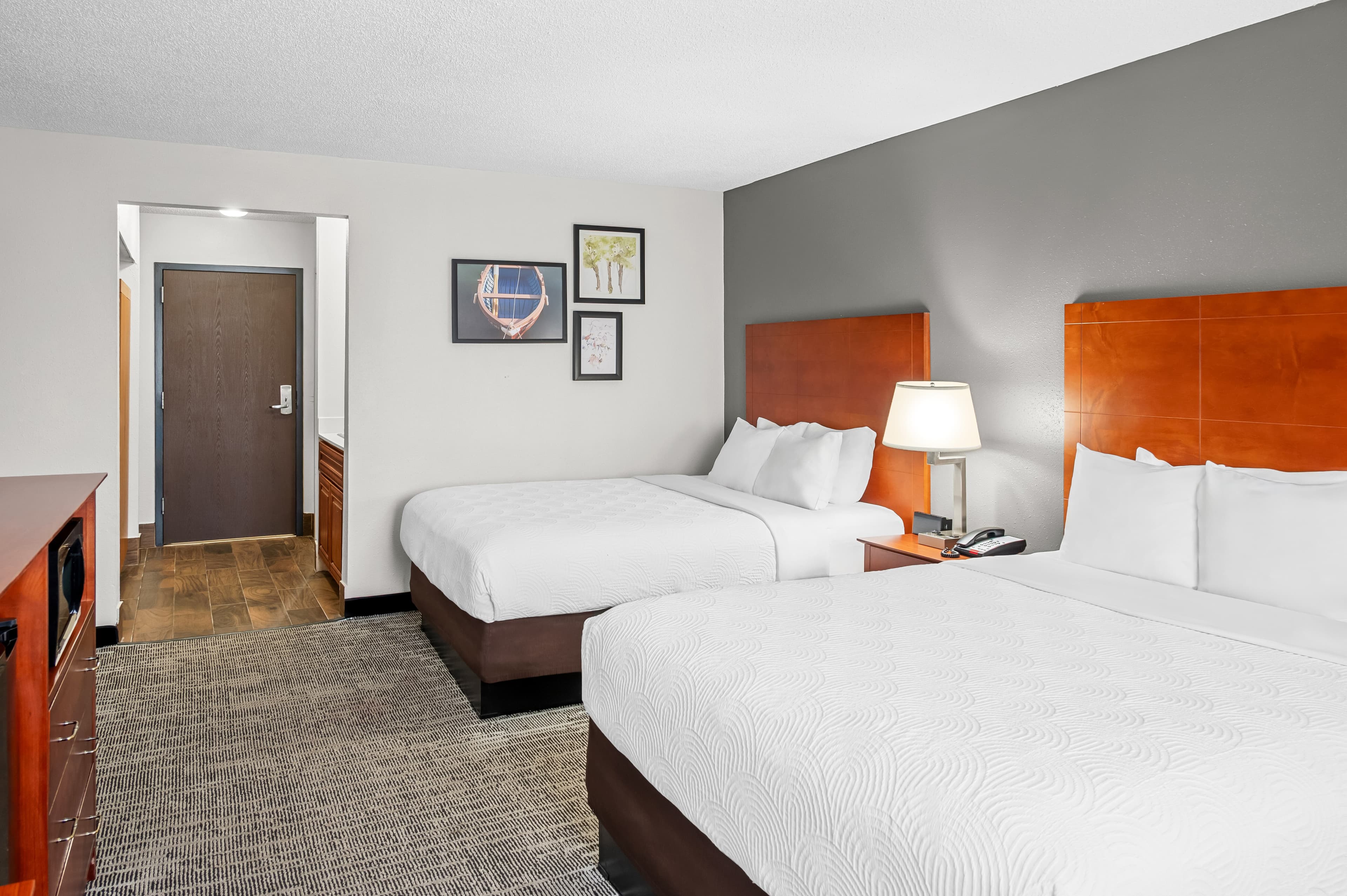 Country Inn & Suites by Radisson, Muskegon, MI — 6