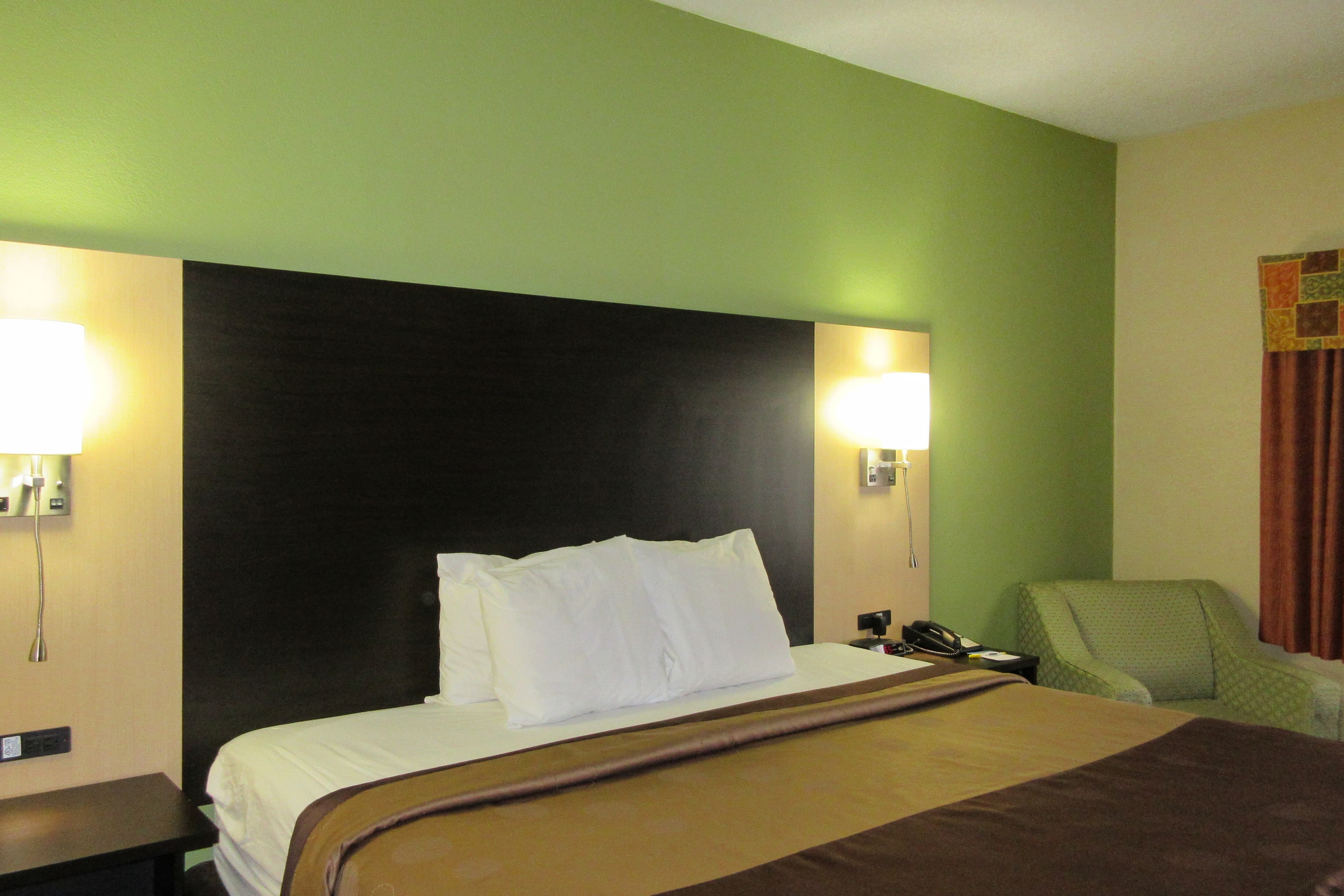 Quality Inn & Suites Benton Harbor - St. Joseph — 6
