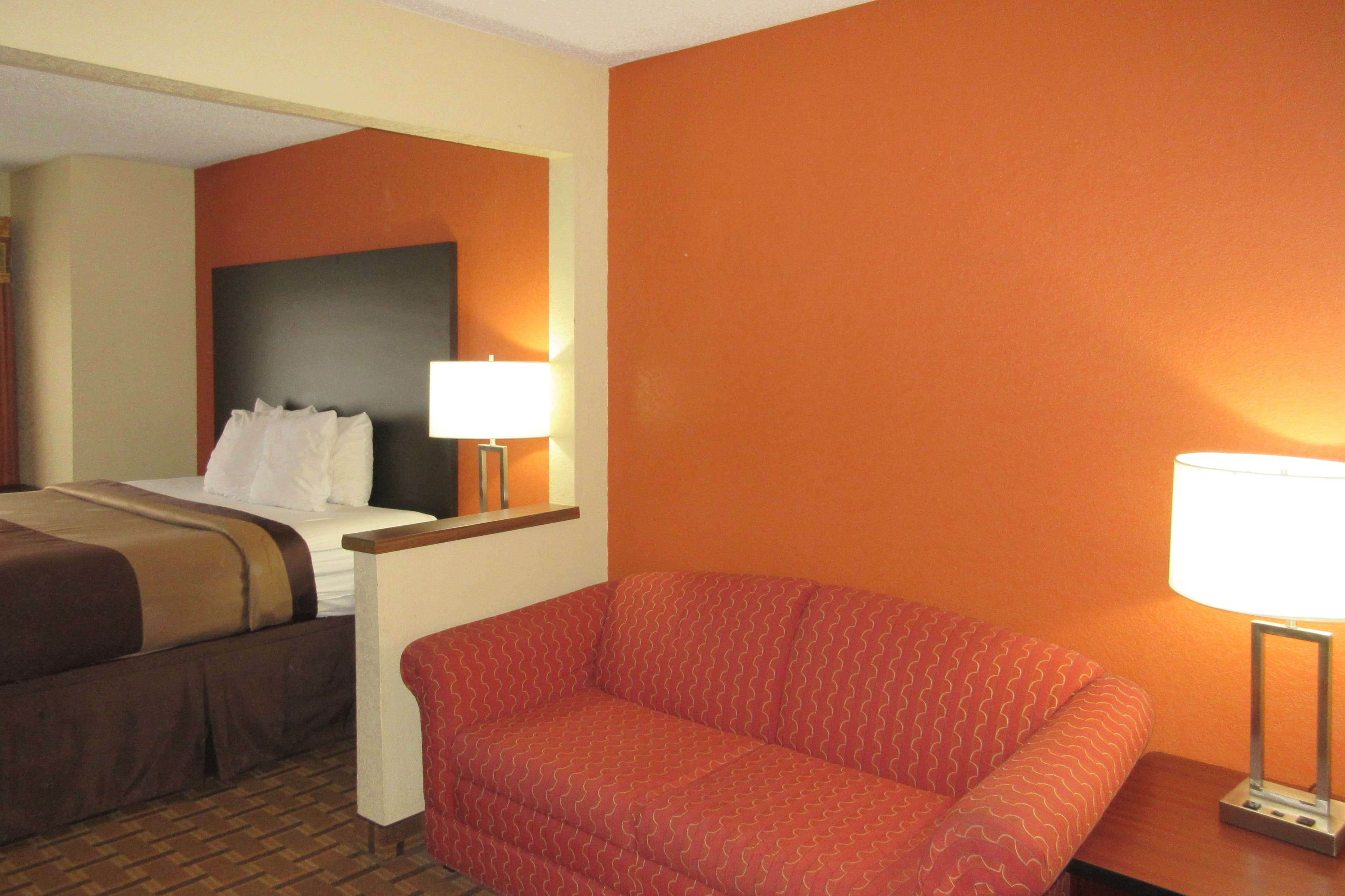 Quality Inn & Suites Benton Harbor - St. Joseph — 12