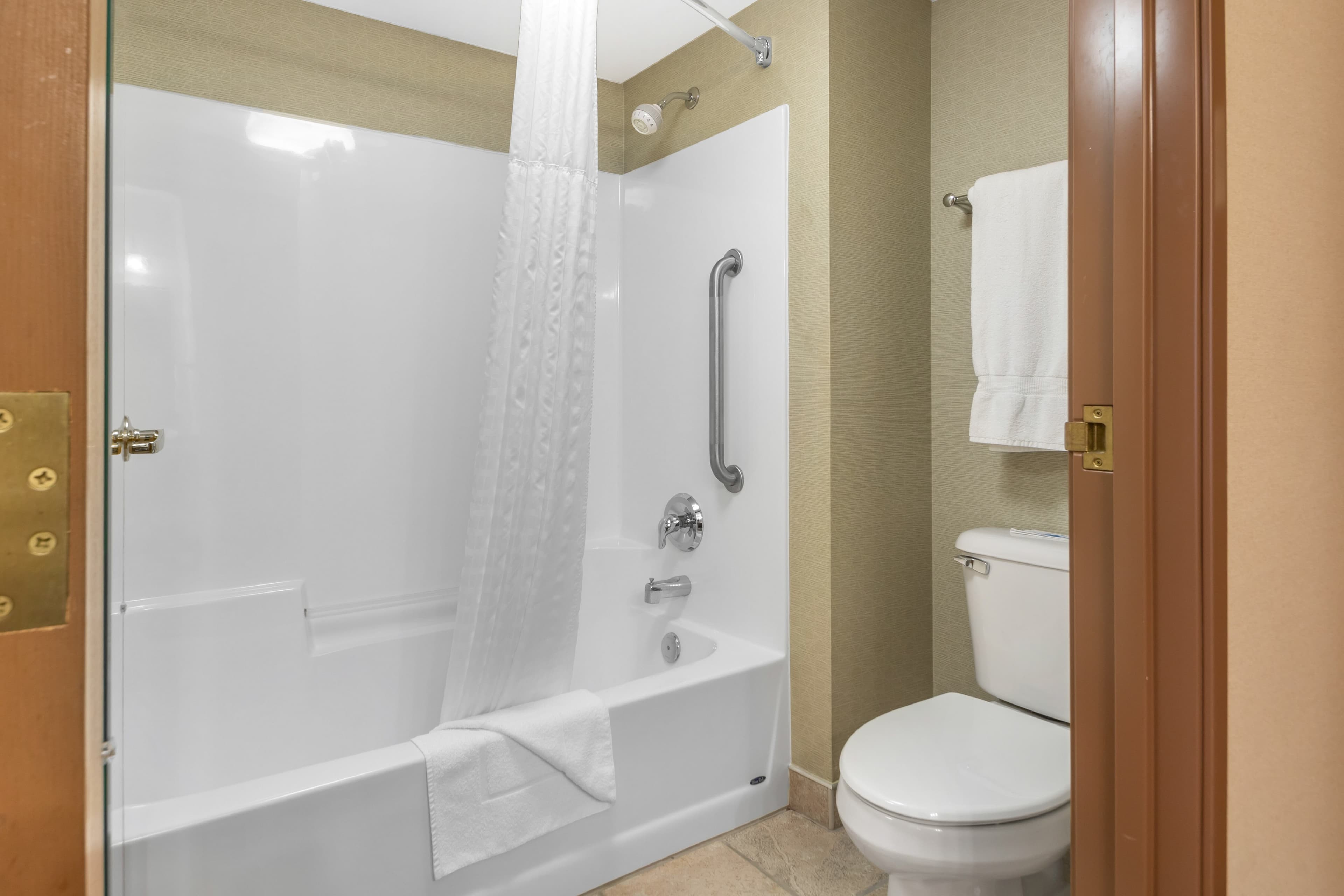 Comfort Inn Iron Mountain North — 25