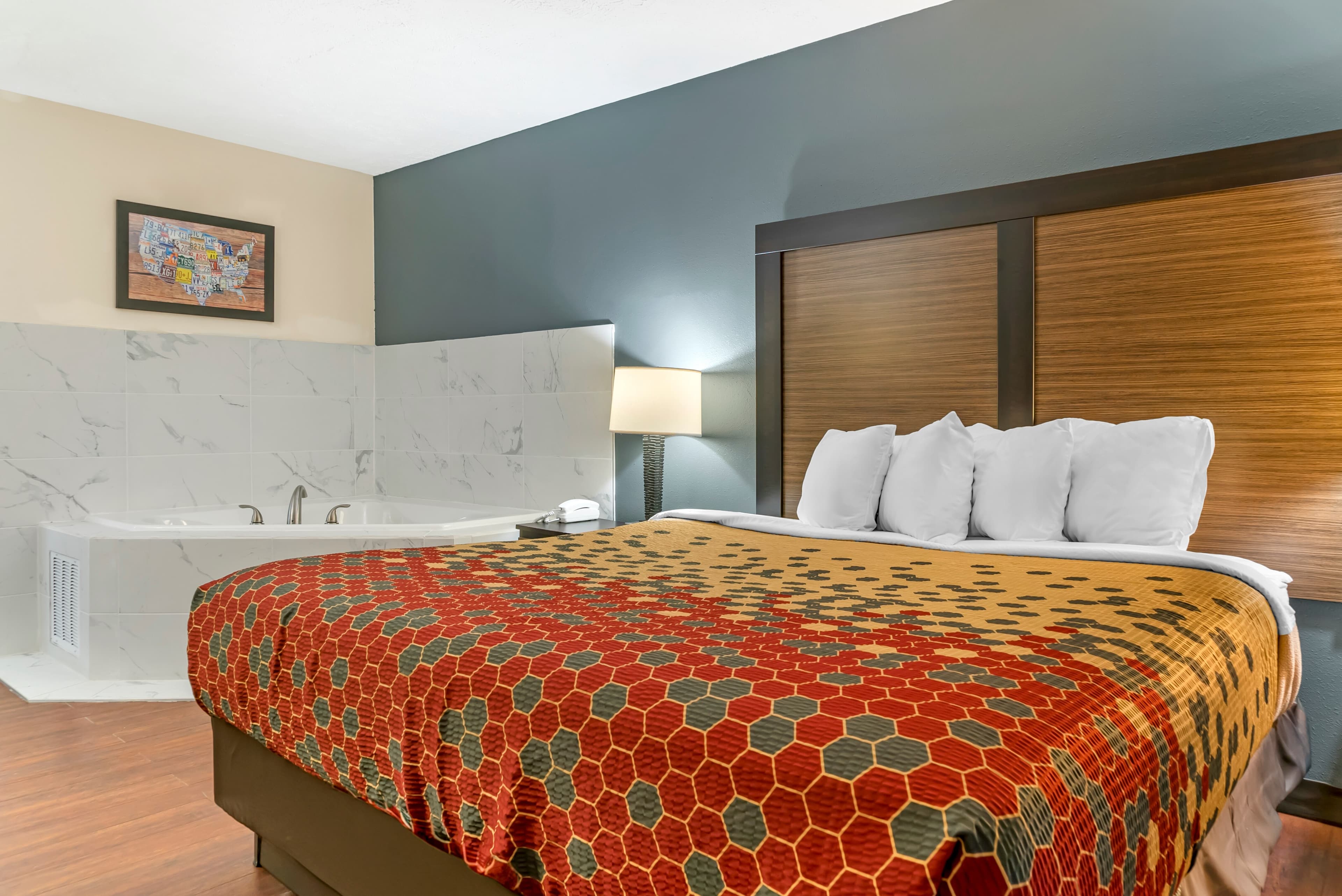 Econo Lodge Traverse City South — 27