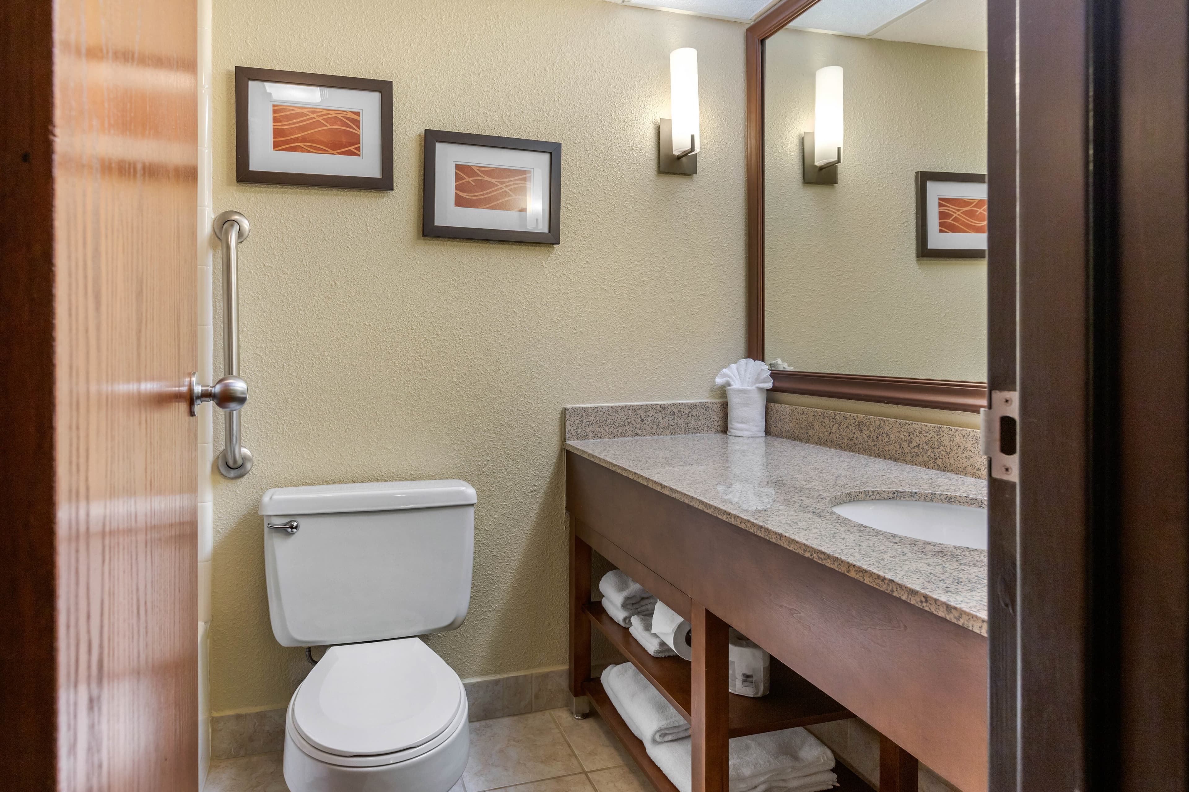 Comfort Inn Grand Rapids Airport — 26