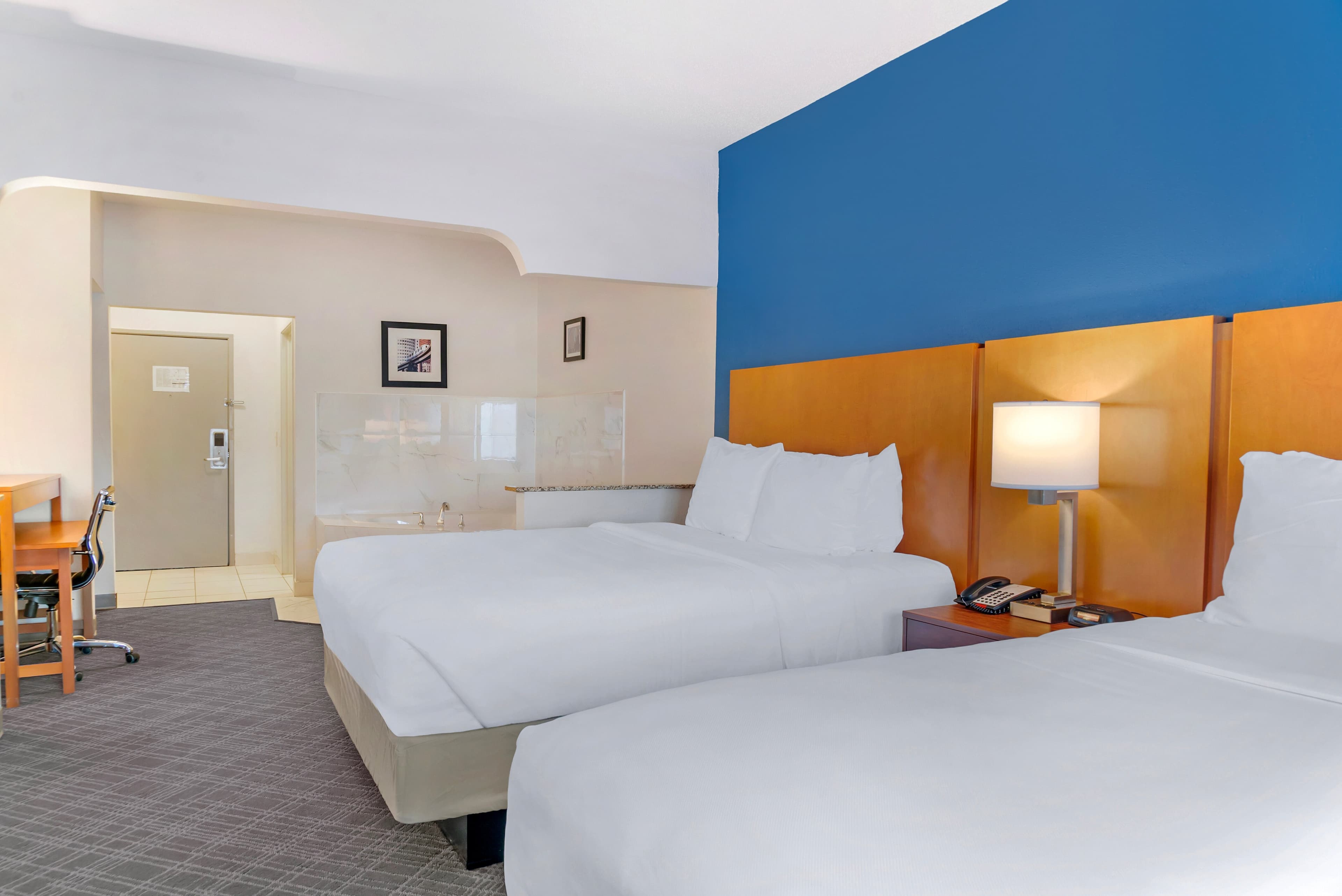 Comfort Suites Auburn Hills-Detroit — 26