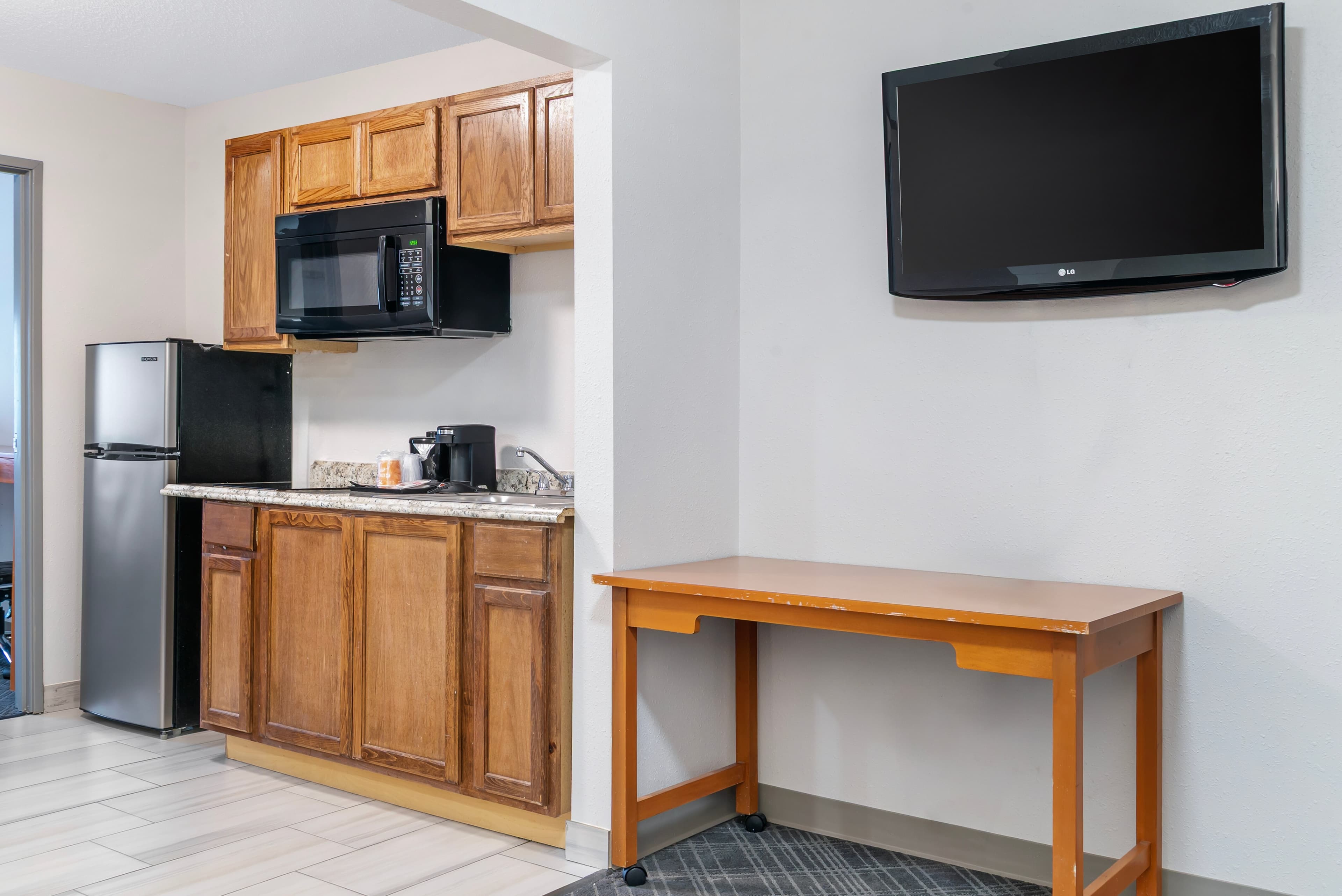 Comfort Suites Auburn Hills-Detroit — 11