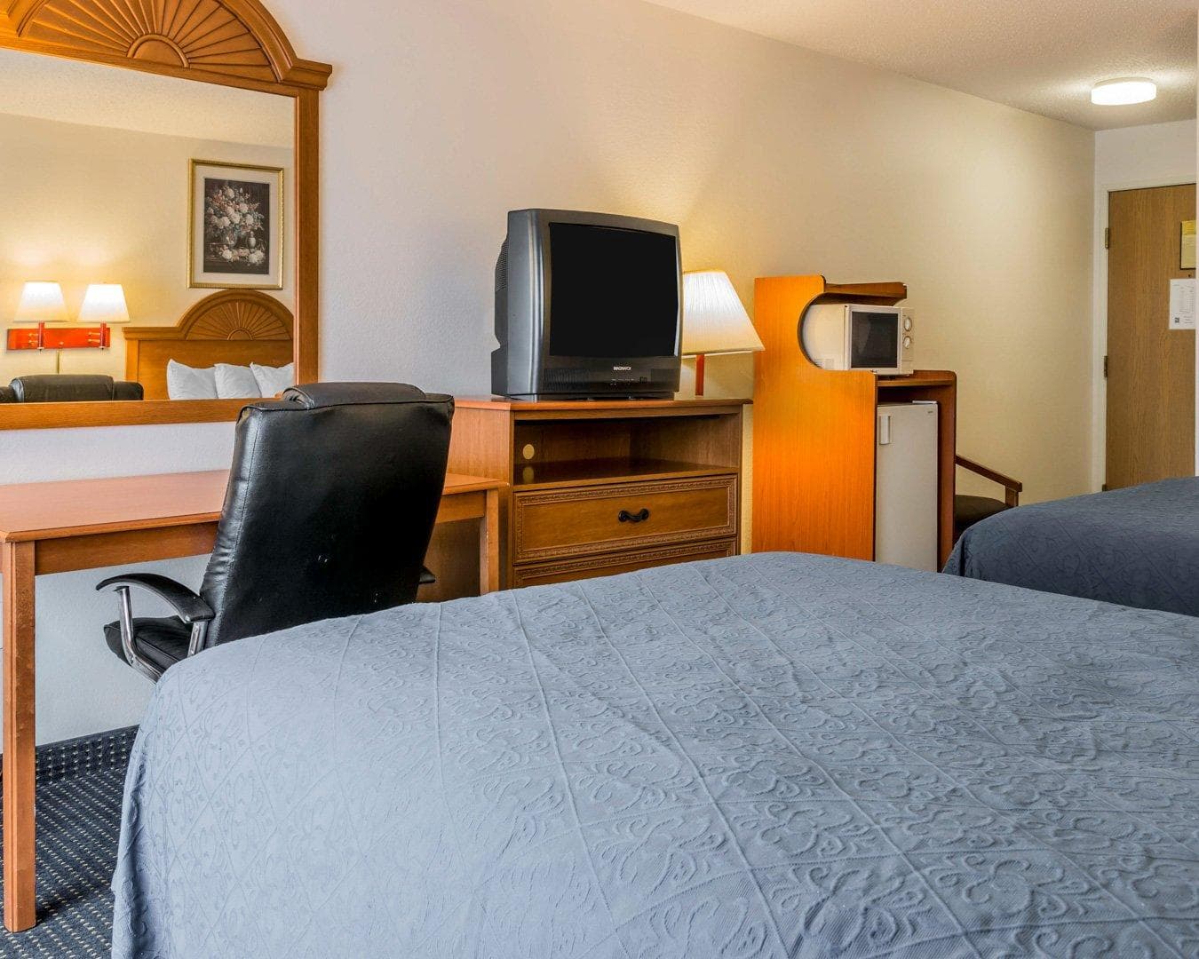 Quality Inn Kalamazoo near Wings Stadium - Image 4