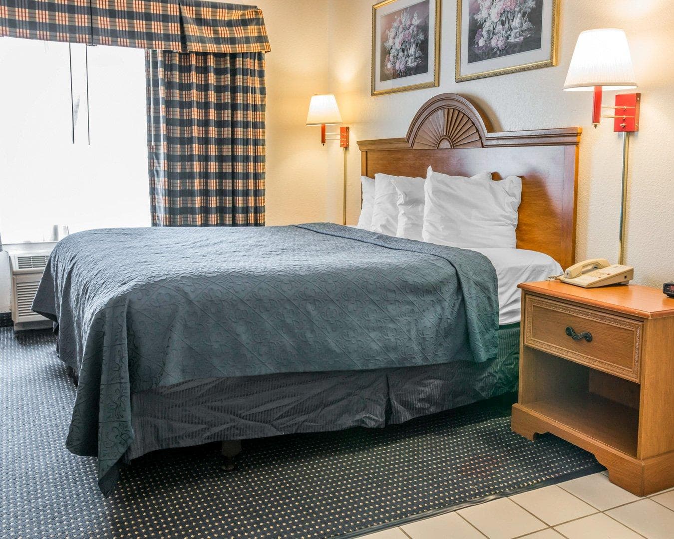 Quality Inn Kalamazoo near Wings Stadium - Image 1