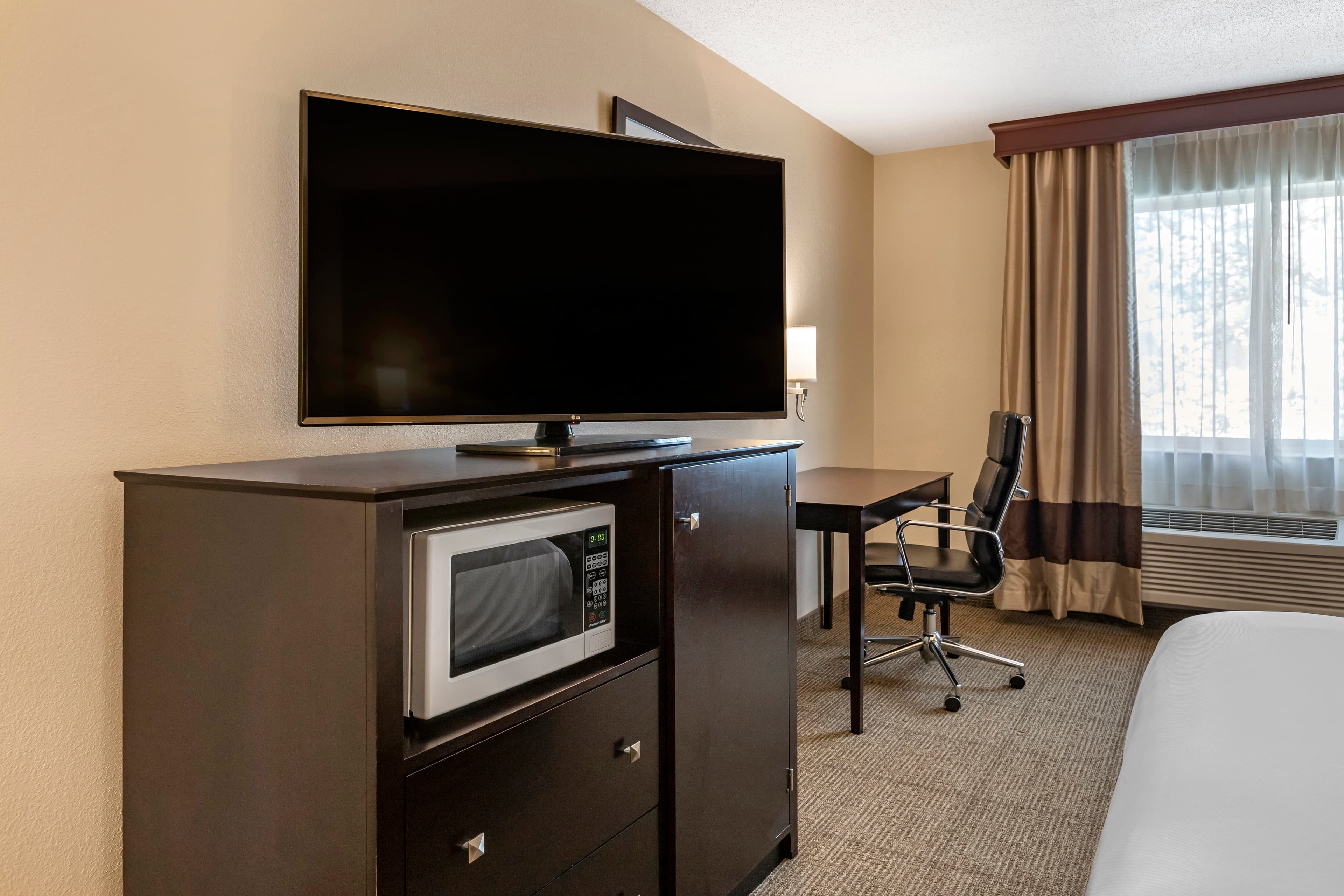 Comfort Inn & Suites Paw Paw — 11