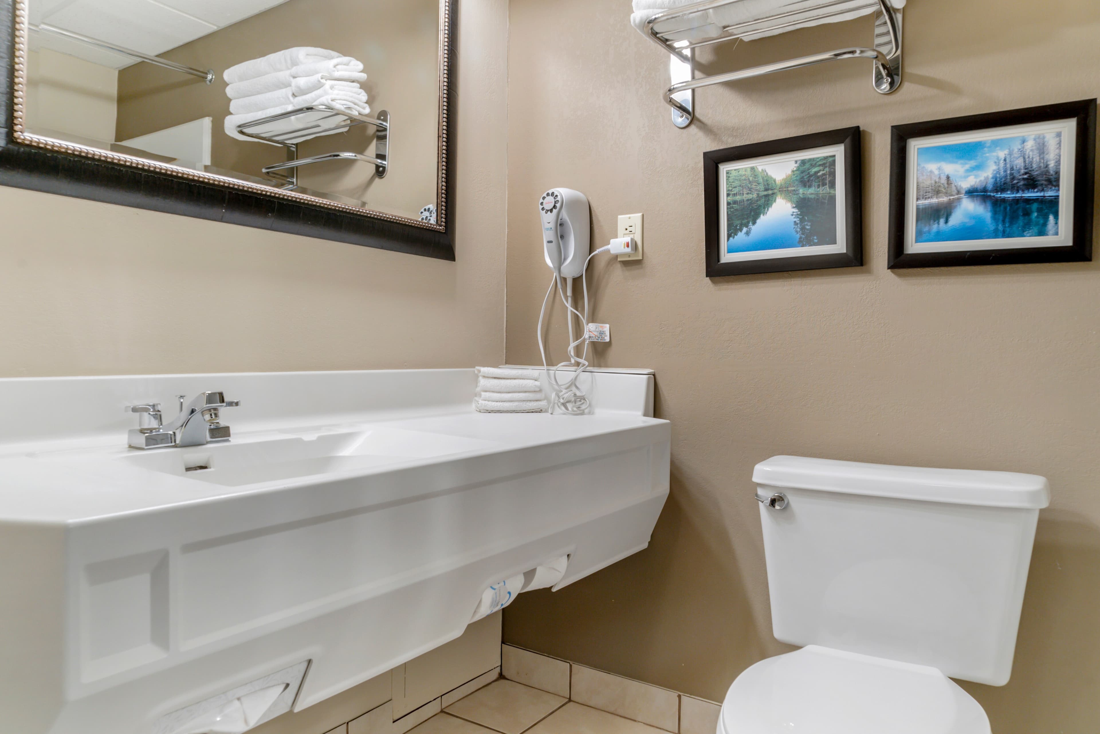 Comfort Inn Manistique — 9