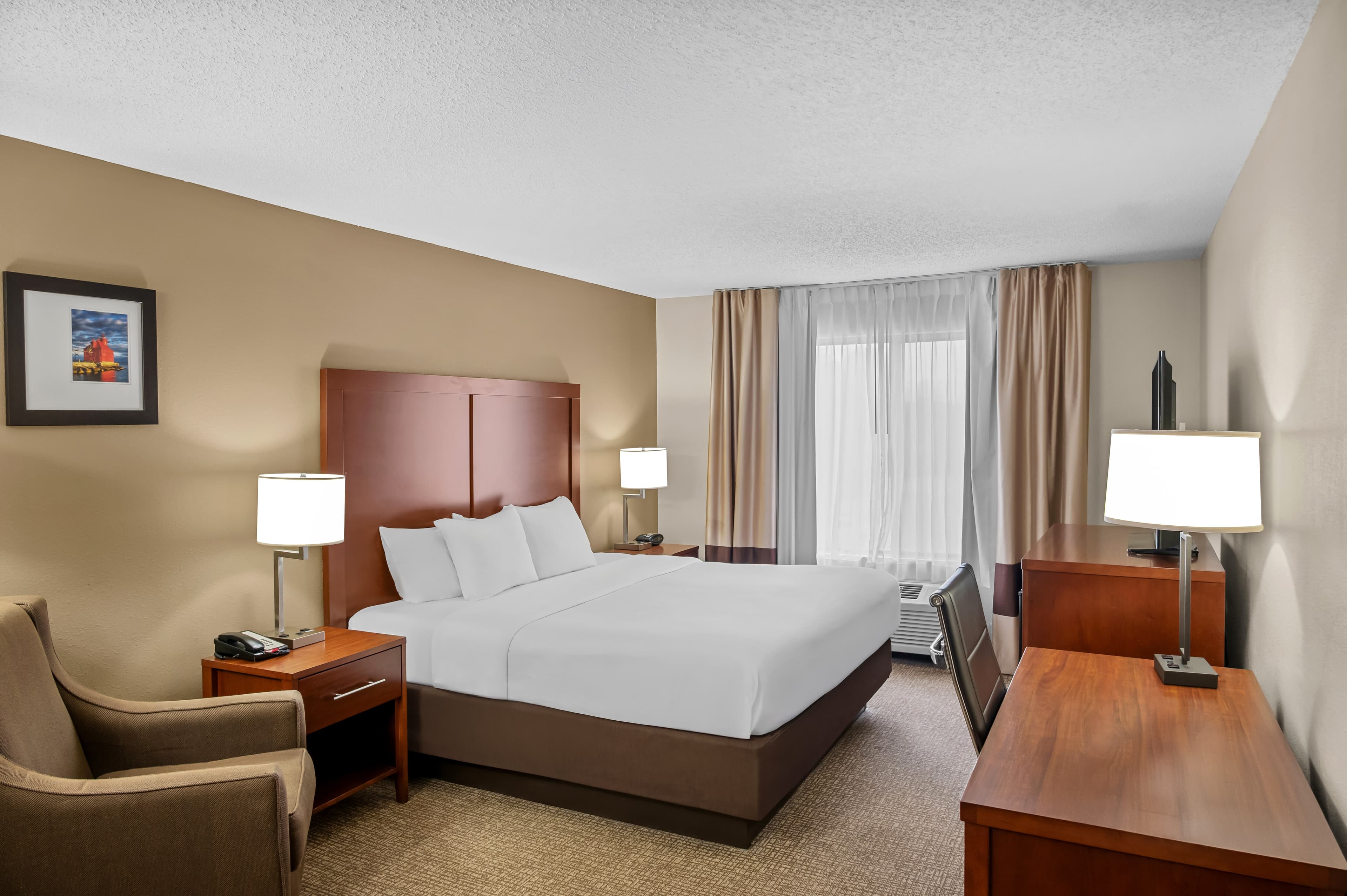 Comfort Suites Grandville - Grand Rapids SW - Image 2