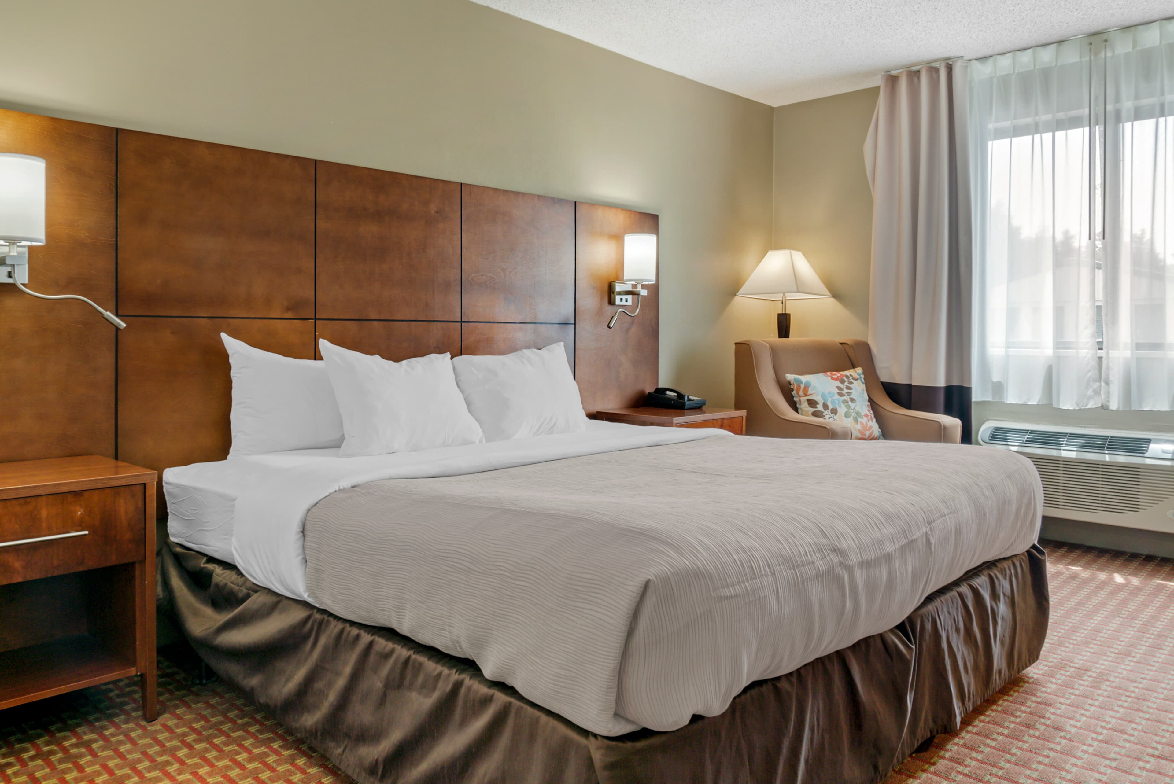 Quality Inn Saint Ignace I-75 — 6
