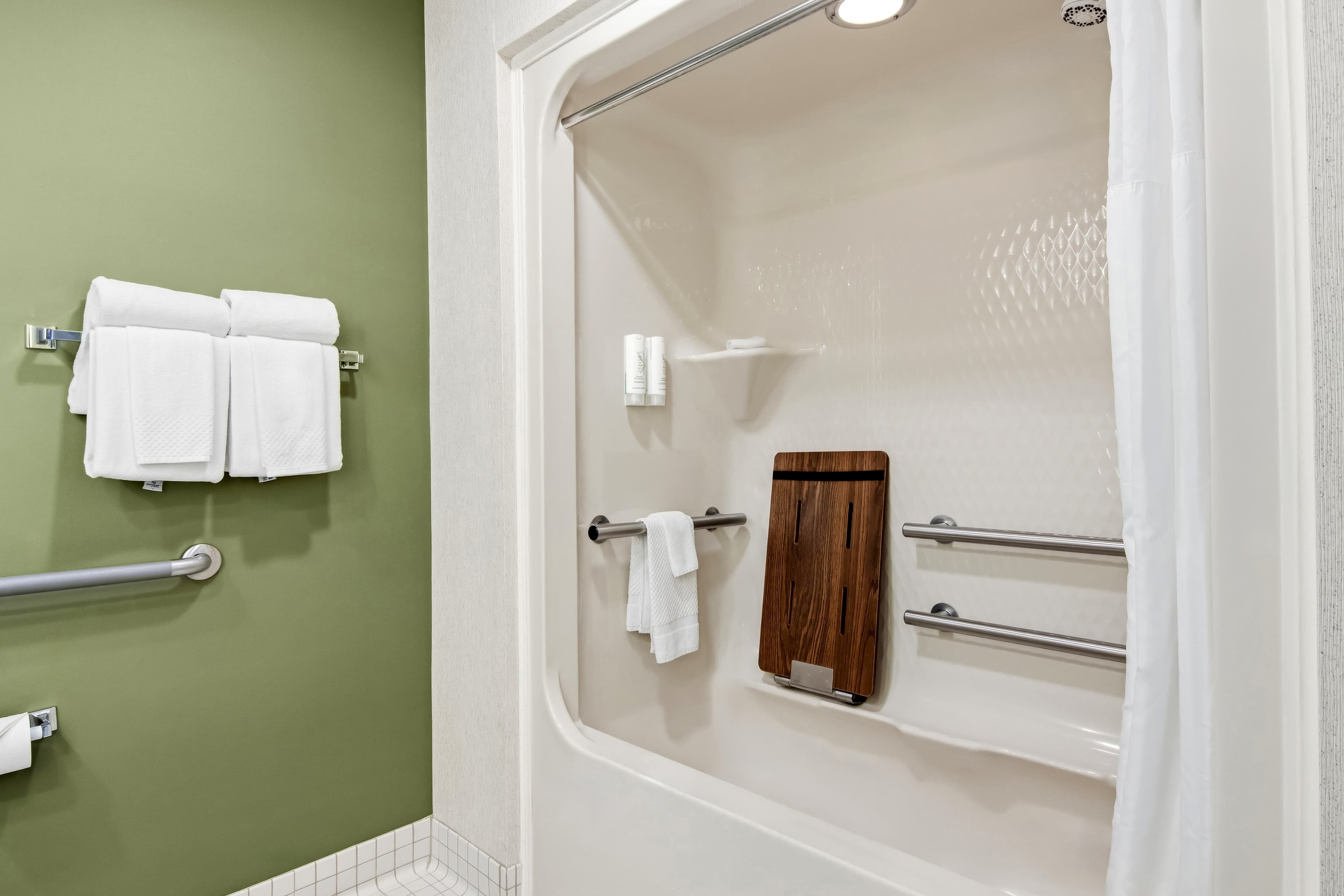 Sleep Inn & Suites Bay View Acme - Traverse City — 9