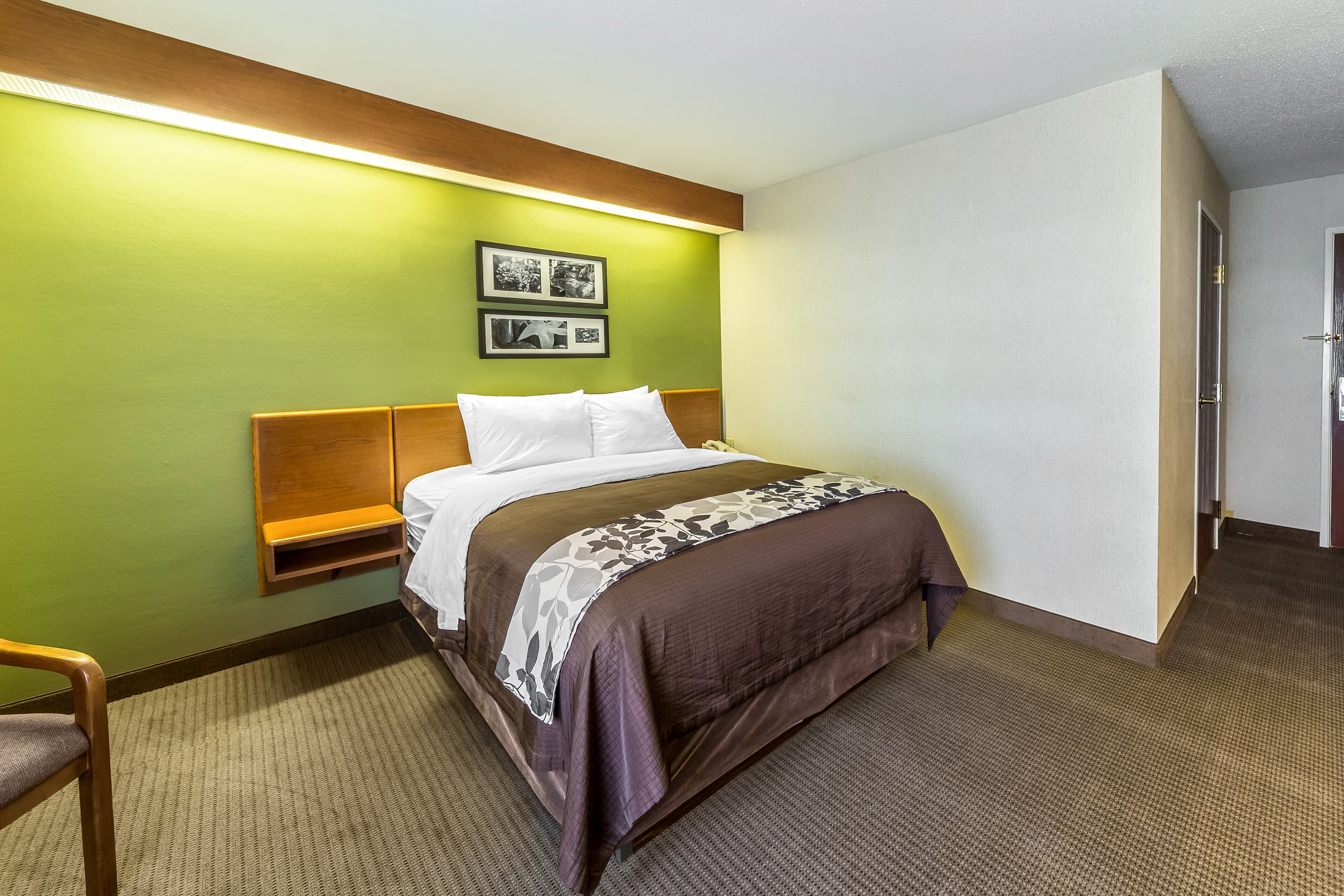 Sleep Inn & Suites Bay View Acme - Traverse City - Image 5